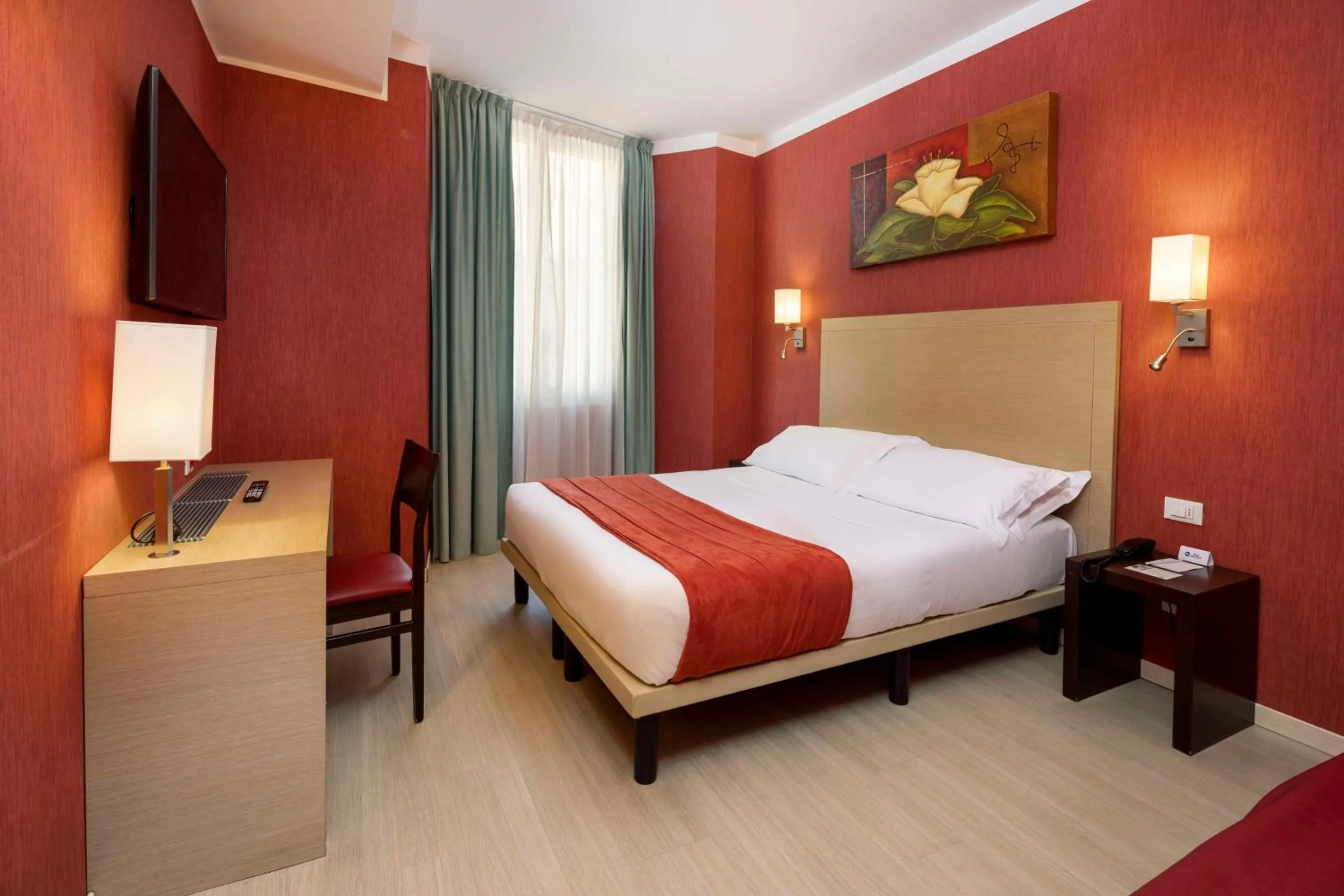 Photo of the whole room, Bed in Best Western Porto Antico