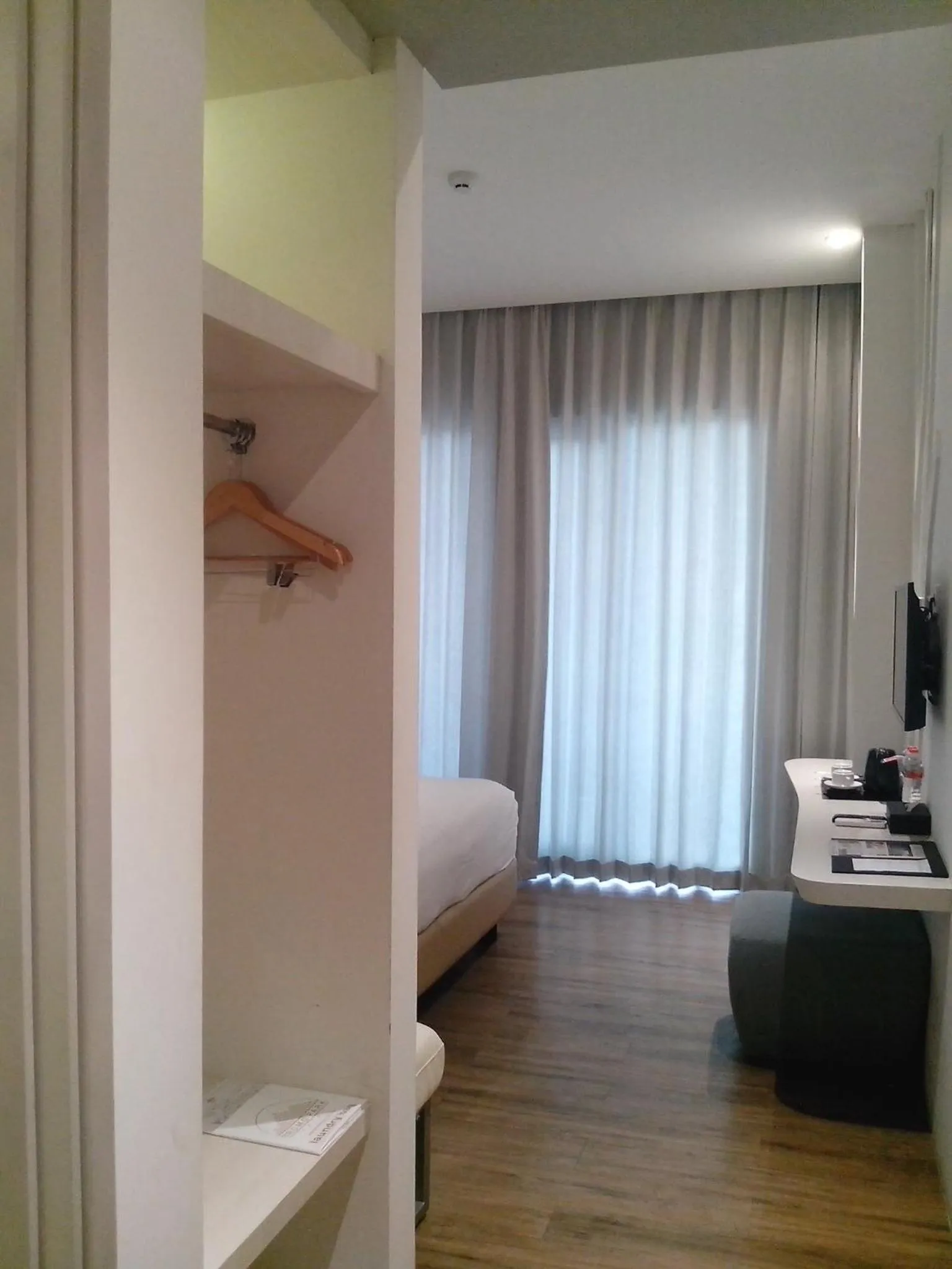 wardrobe, Bed in Bromo Park Hotel Probolinggo