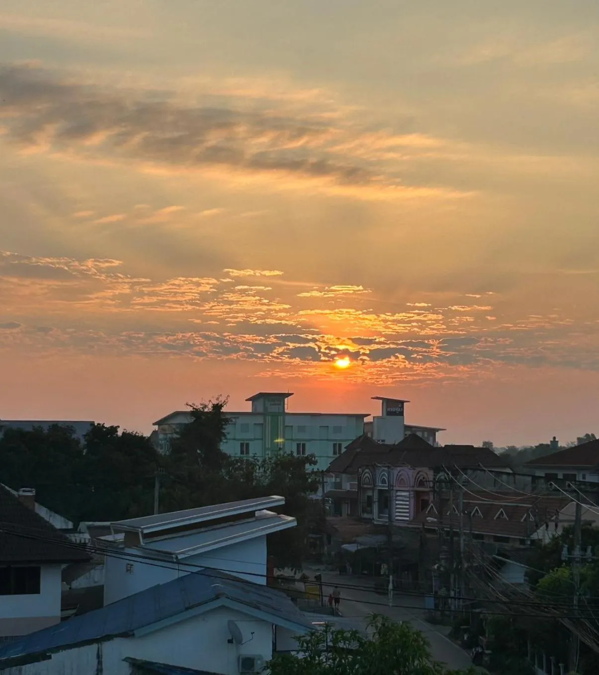 Property building in Chiangmai HomeTeL