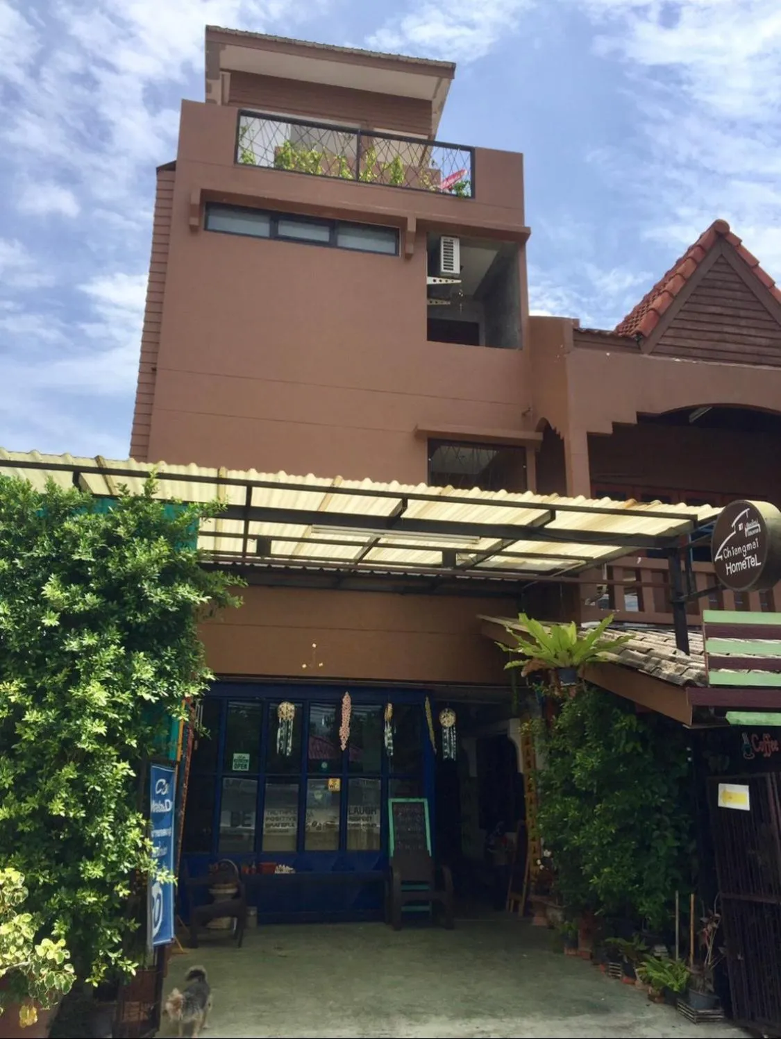 Property building in Chiangmai HomeTeL