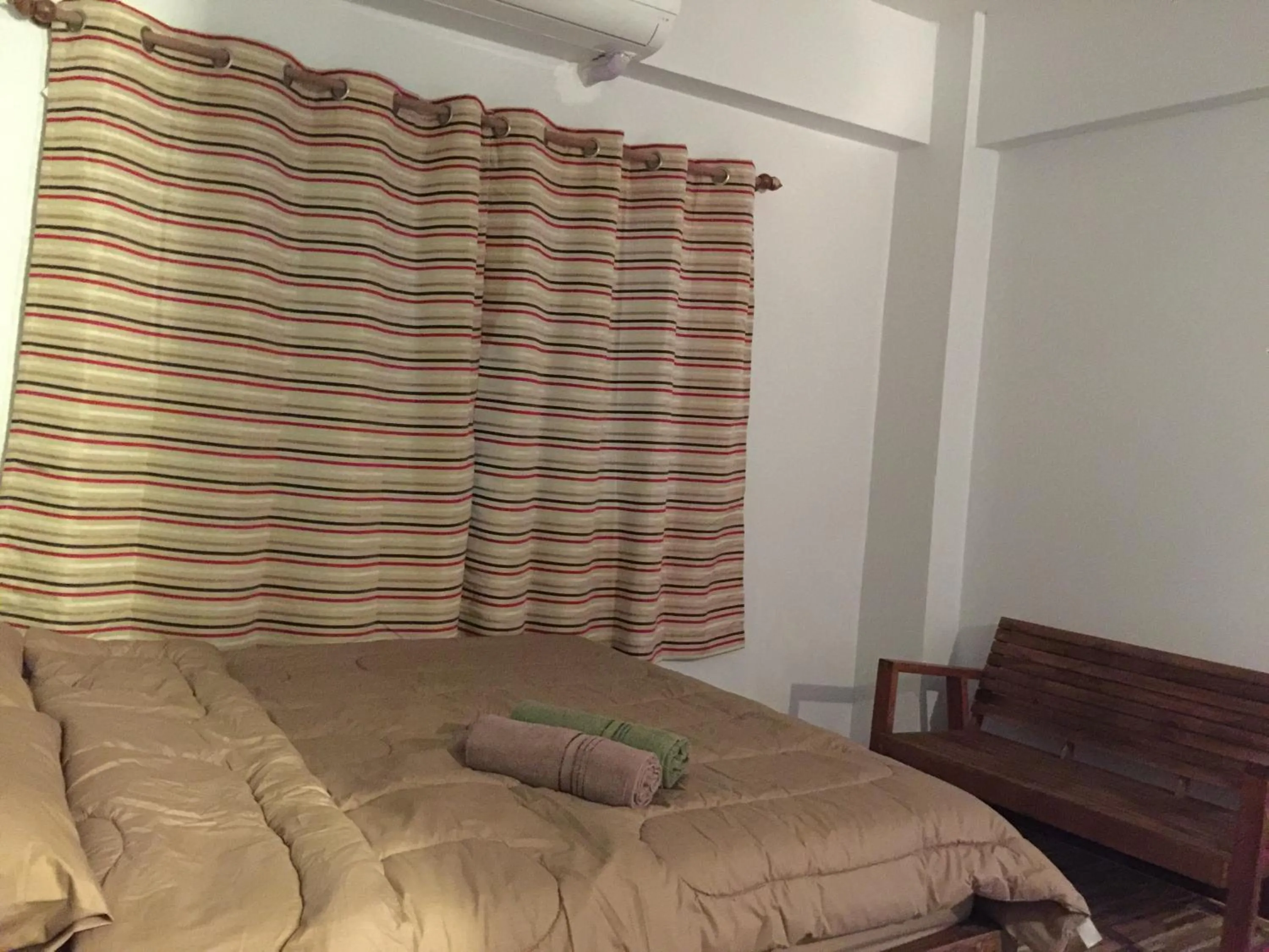 Photo of the whole room, Bed in Chiangmai HomeTeL