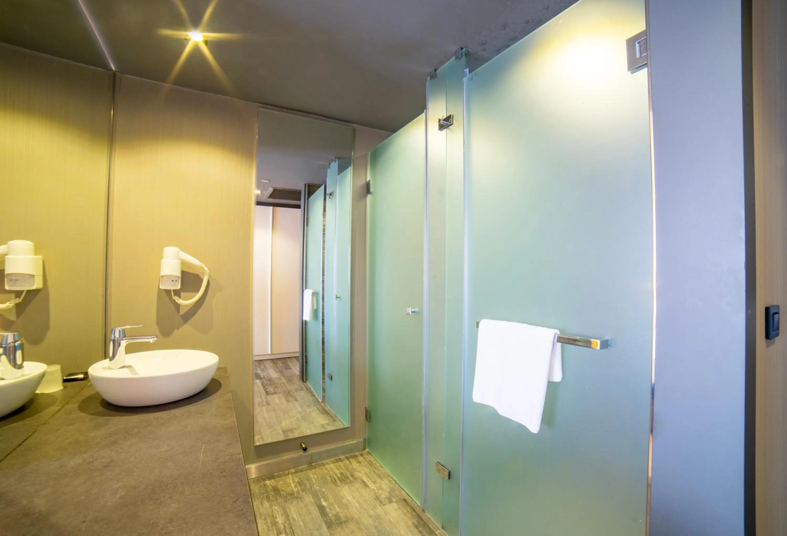 Shower in Bosphorus Sorgun Hotel Ultra All Inclusive