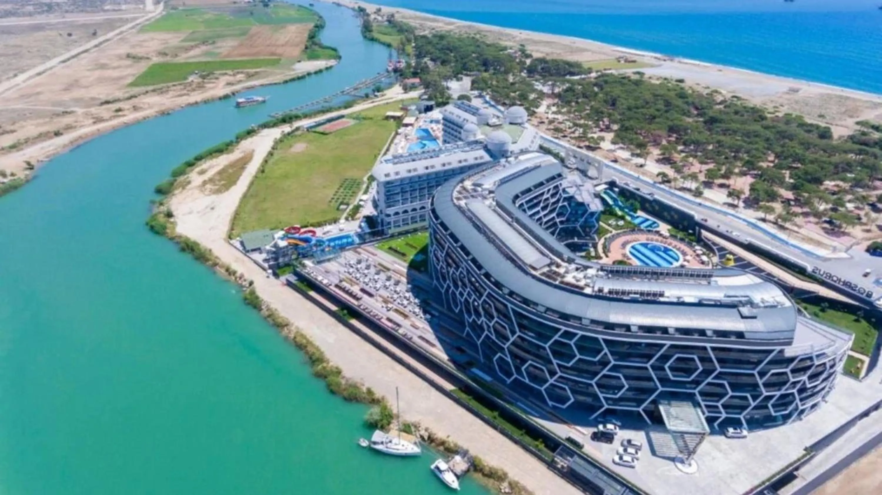 Property building in Bosphorus Sorgun Hotel - Ultra All Inclusive