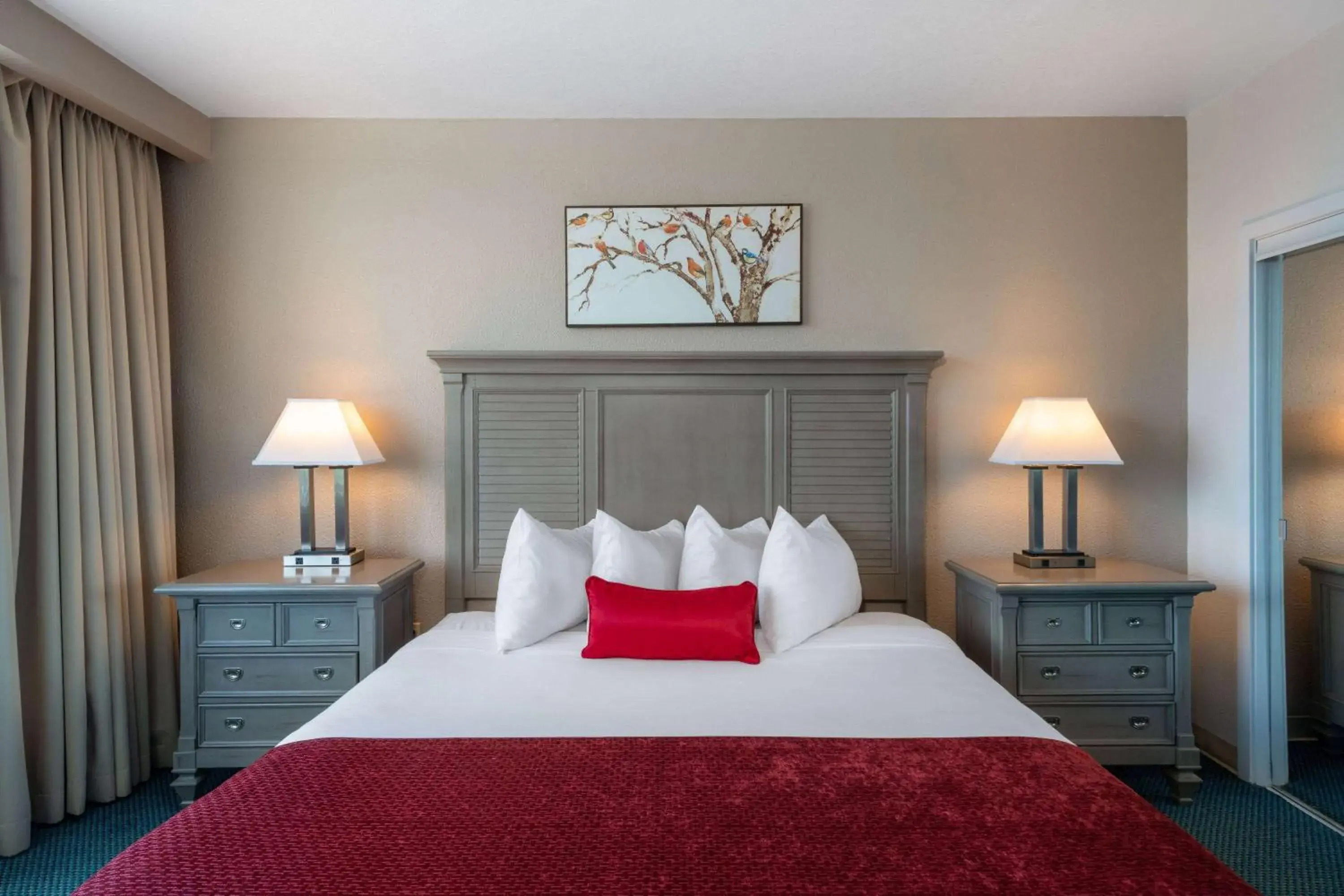 Deluxe King Tower Suite with Sofa Bed in Ramada by Wyndham Kissimmee Gateway - Free Theme Park Shuttle Deluxe King Tower Suite with Sofa Bed in Ramada by Wyndham Kissimmee Gateway - Free Theme Park Shuttle