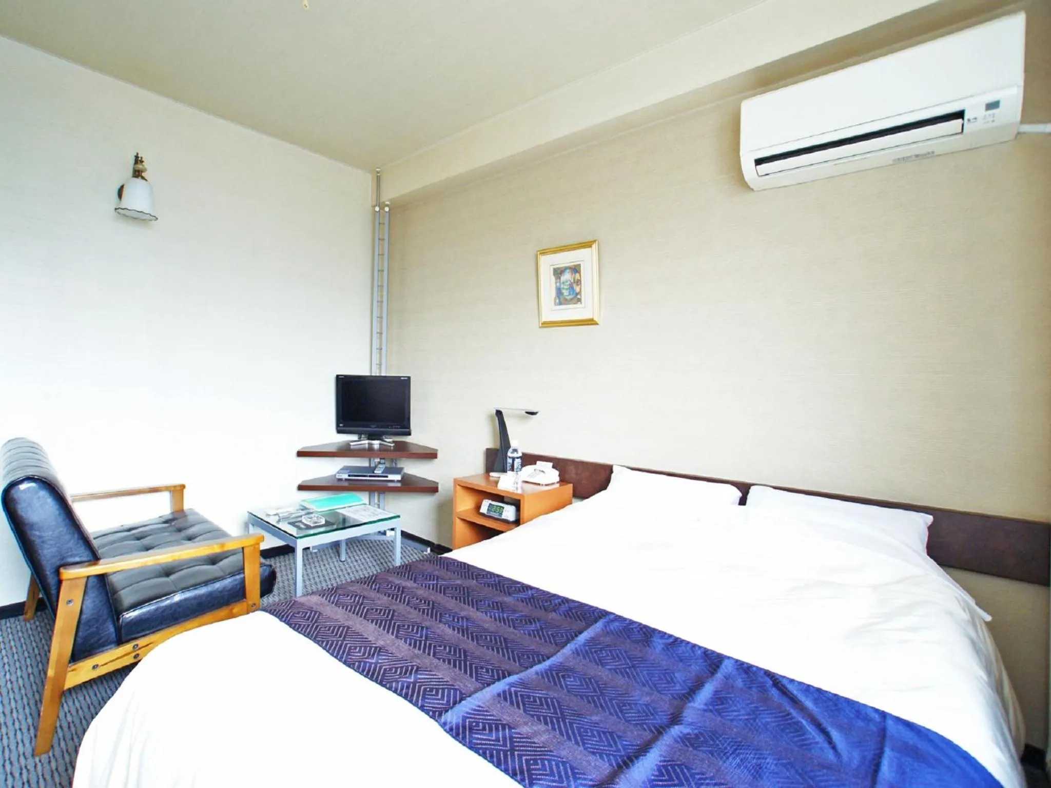 Photo of the whole room, Bed in Hotel Cerezo