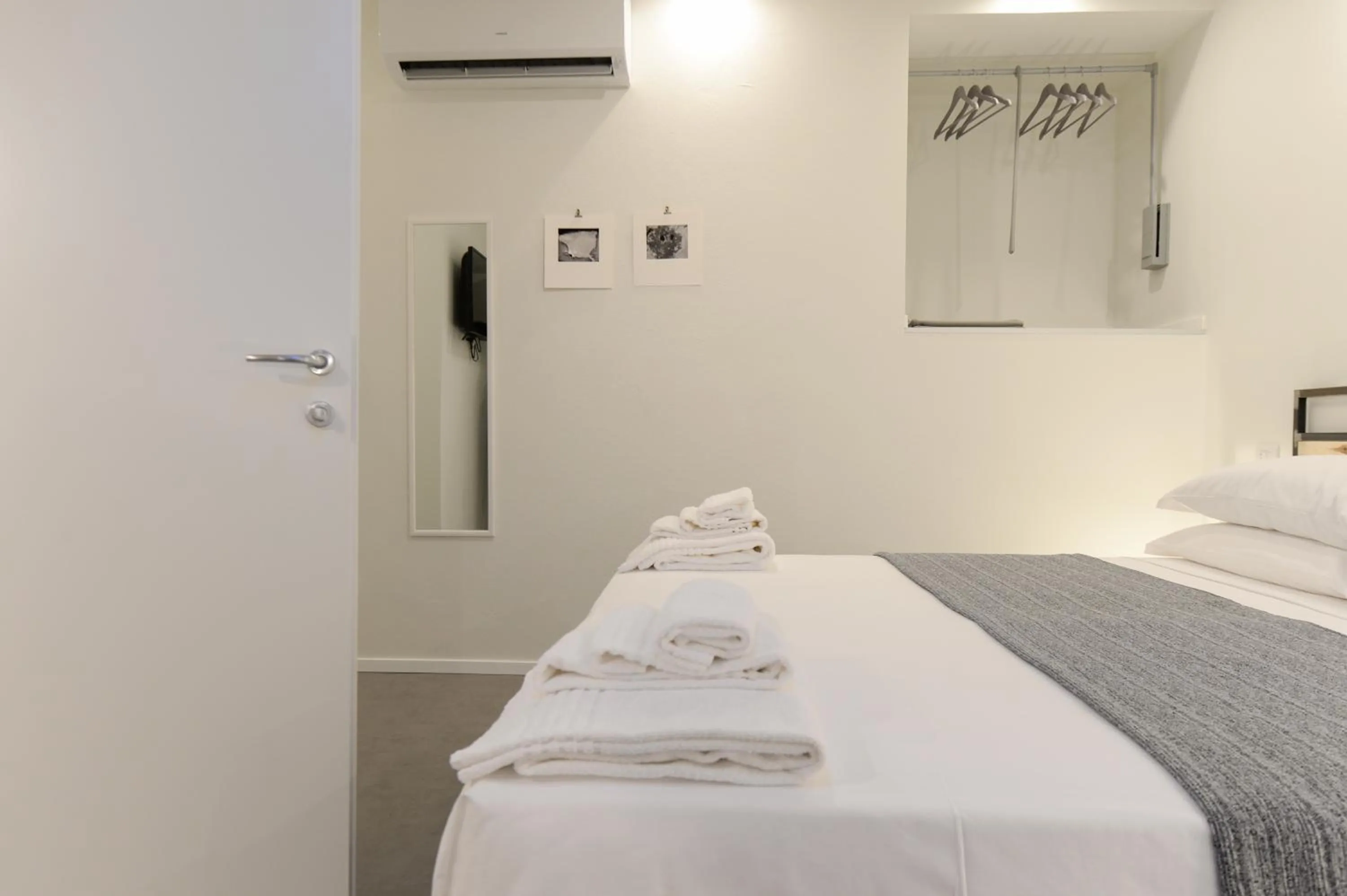 Decorative detail, Bed in Piano Tre