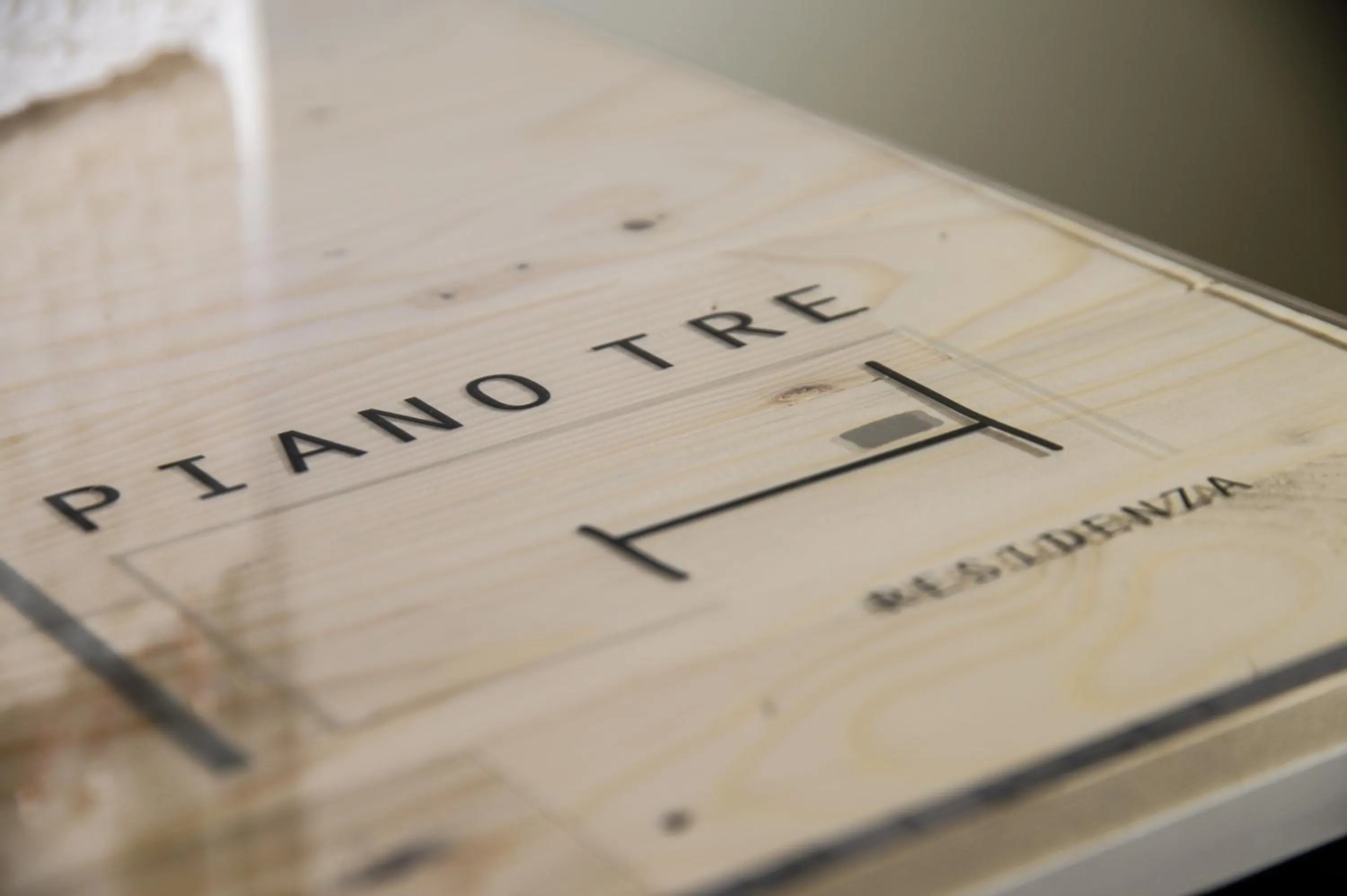 Decorative detail in Piano Tre