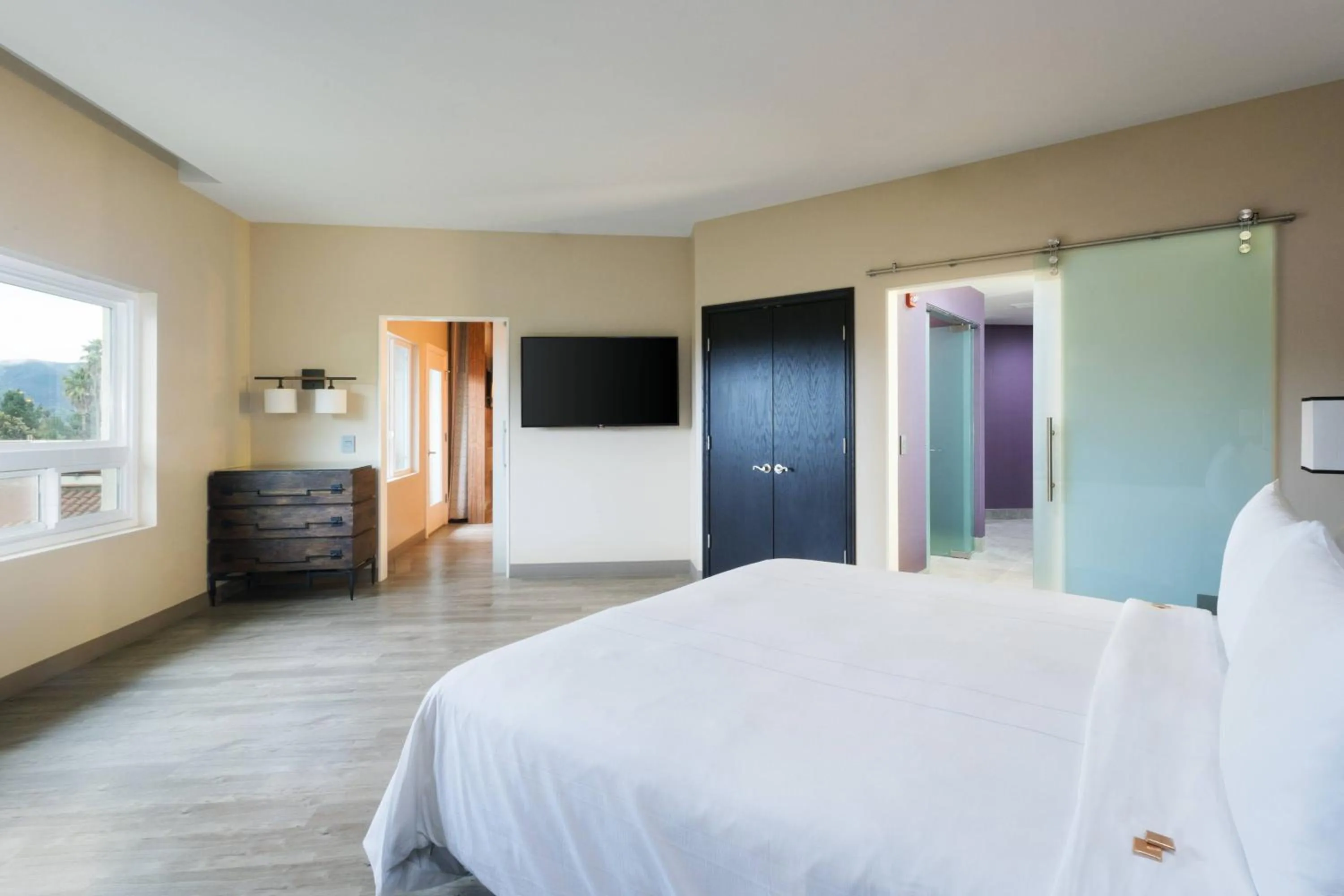 Photo of the whole room, Bed in Santa Ynez Valley Marriott