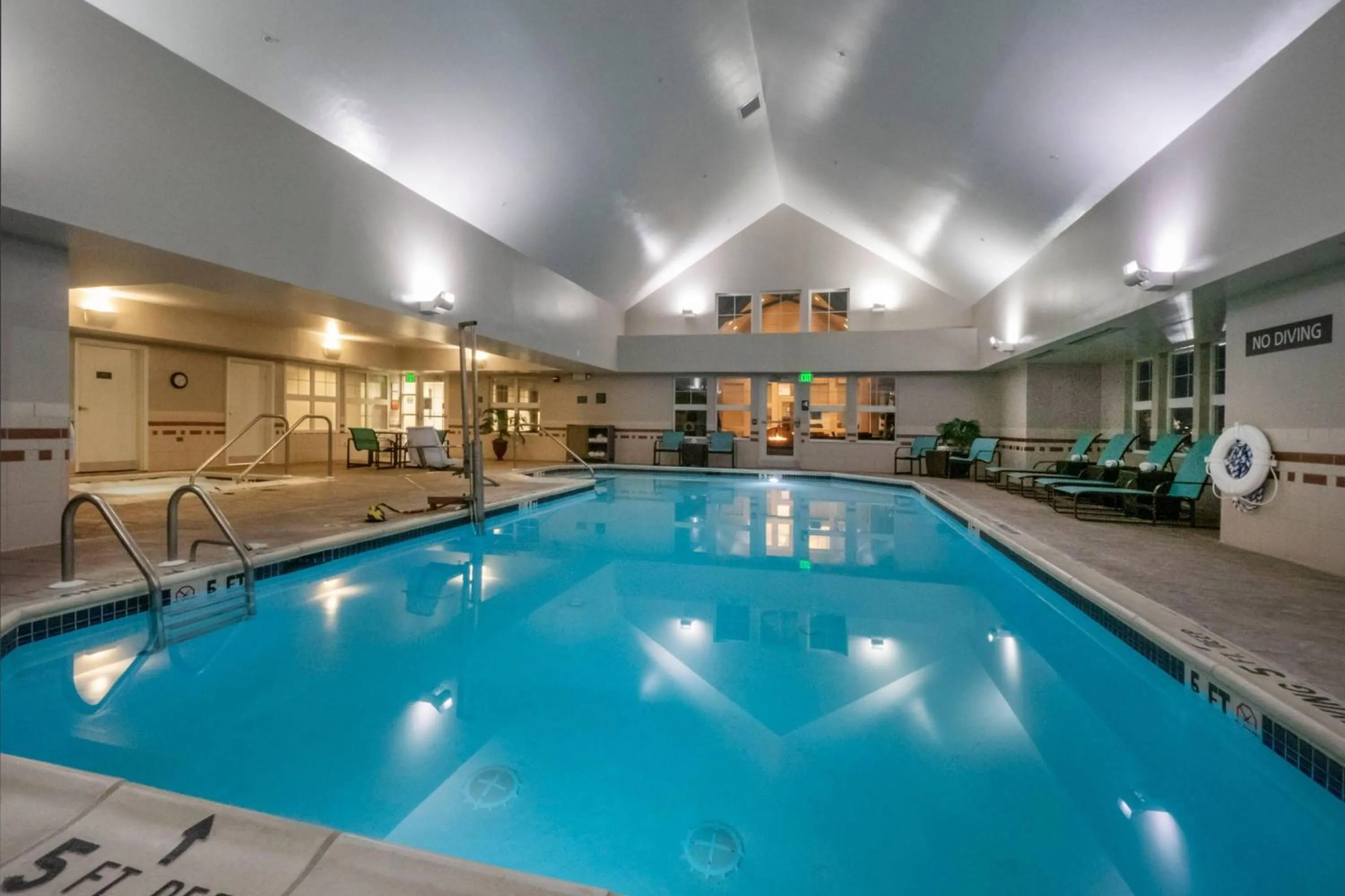 Swimming pool in Residence Inn by Marriott Hazleton