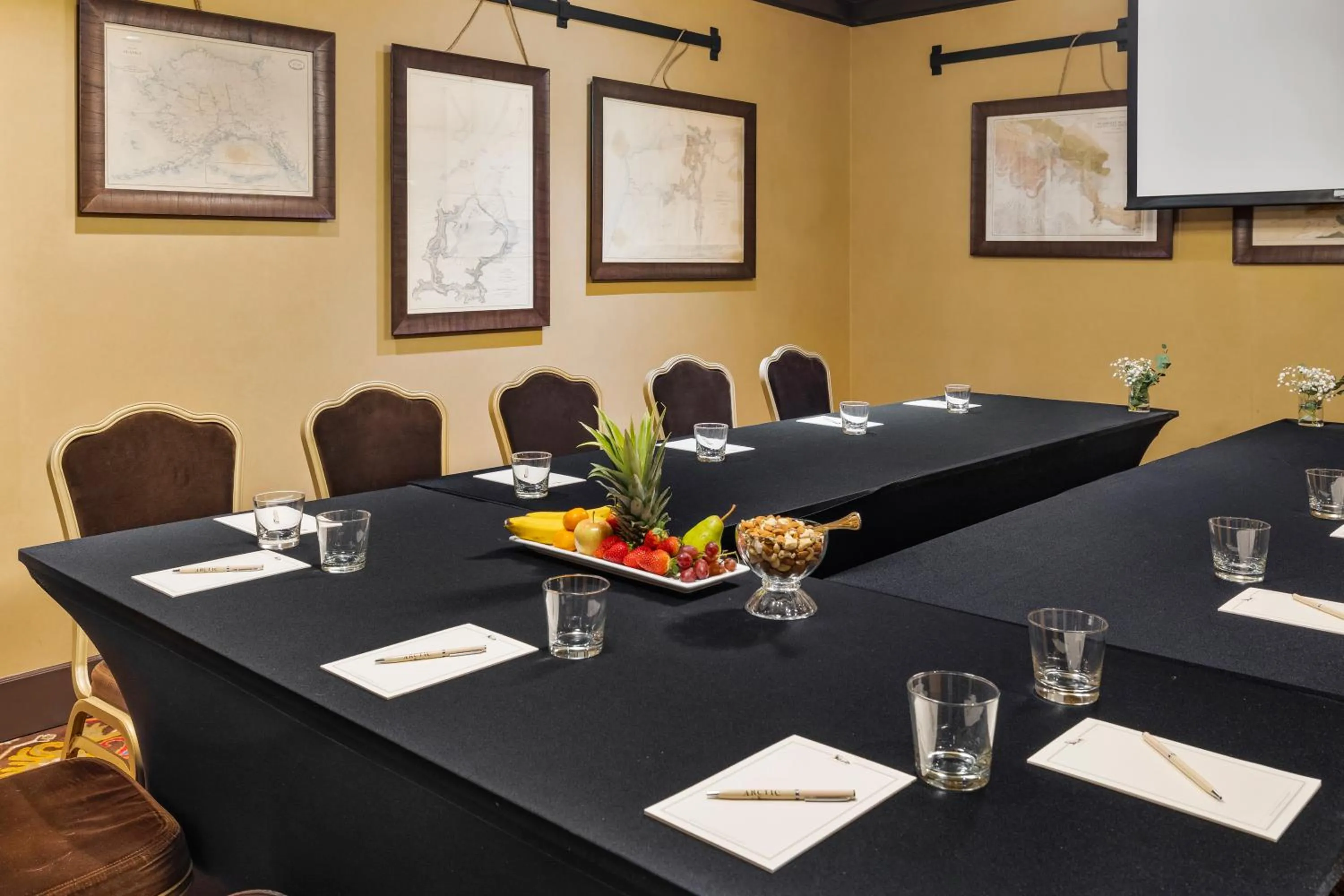 TV and multimedia in Arctic Club Hotel