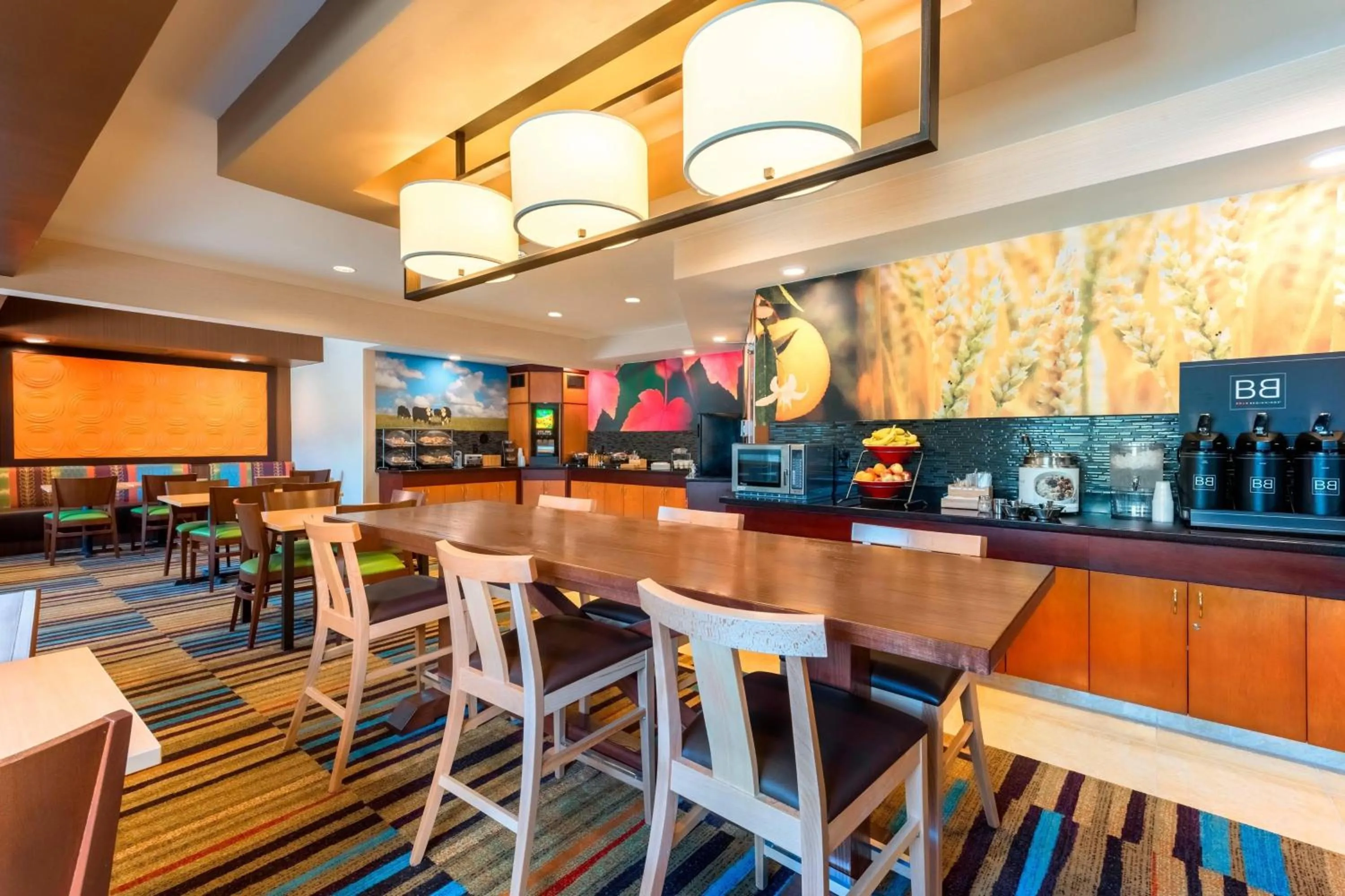 Breakfast in Fairfield Inn & Suites Stevens Point