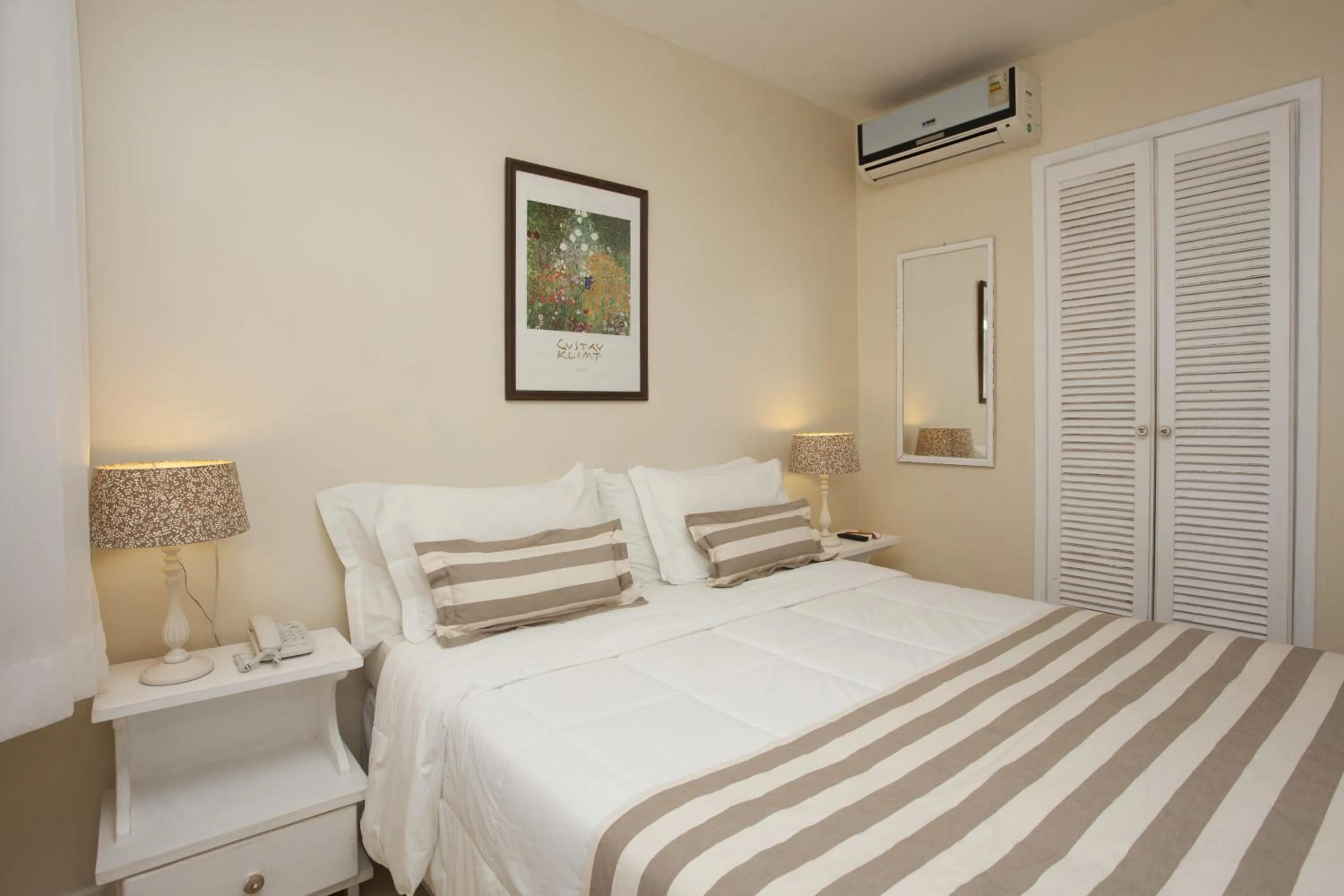 Photo of the whole room, Bed in Pousada dos Reis