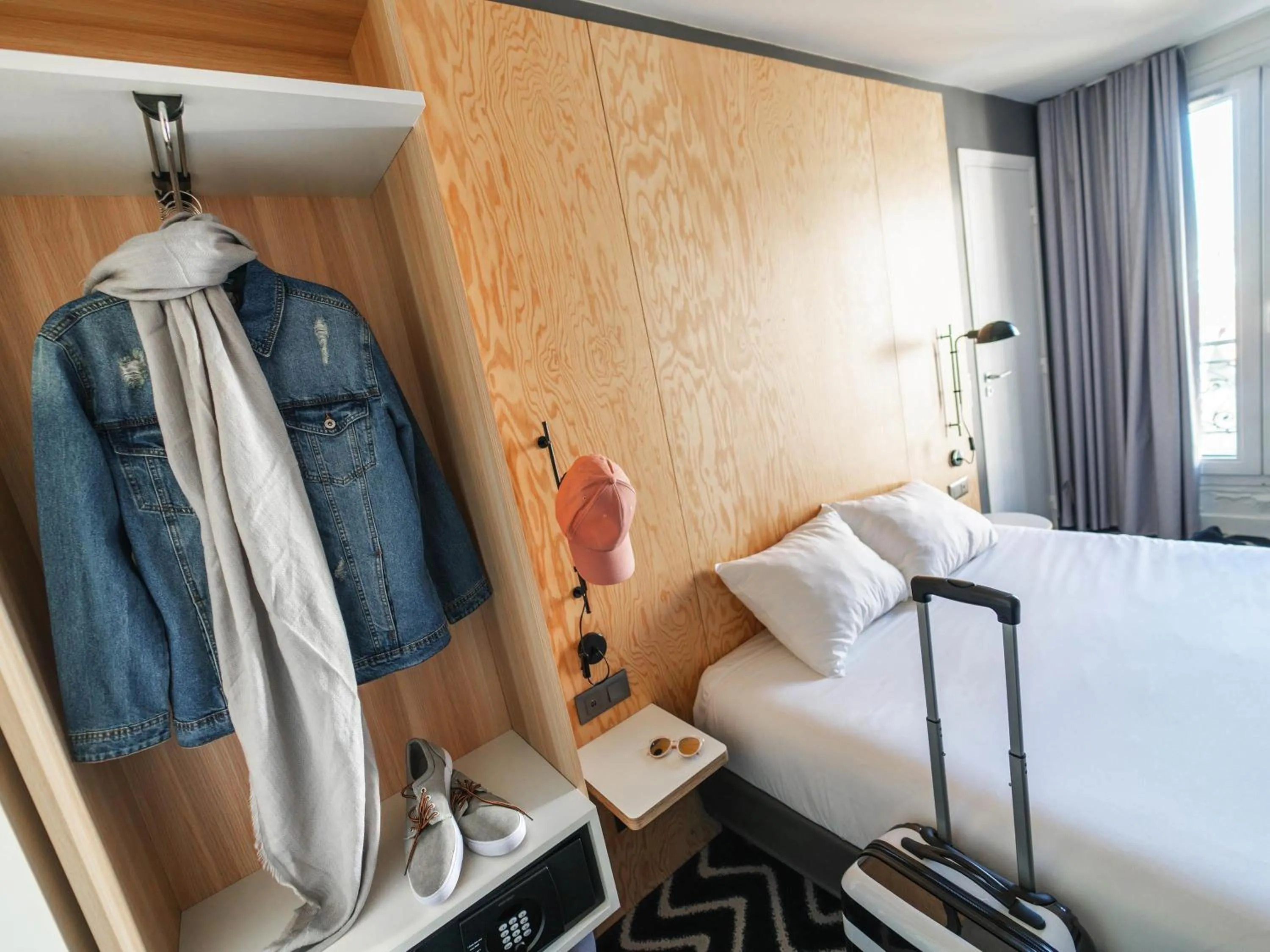 Bedroom, Bed in Ibis Styles Paris Place d'Italie - Butte Aux Cailles