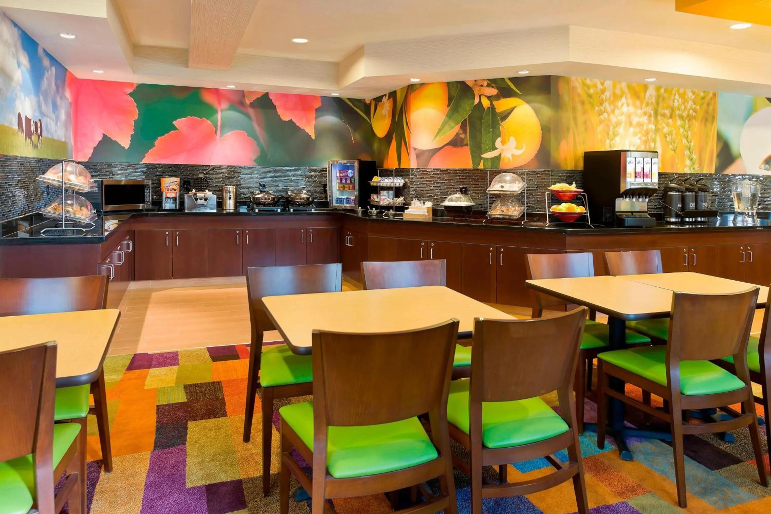Breakfast in Fairfield Inn & Suites Lexington Keeneland Airport