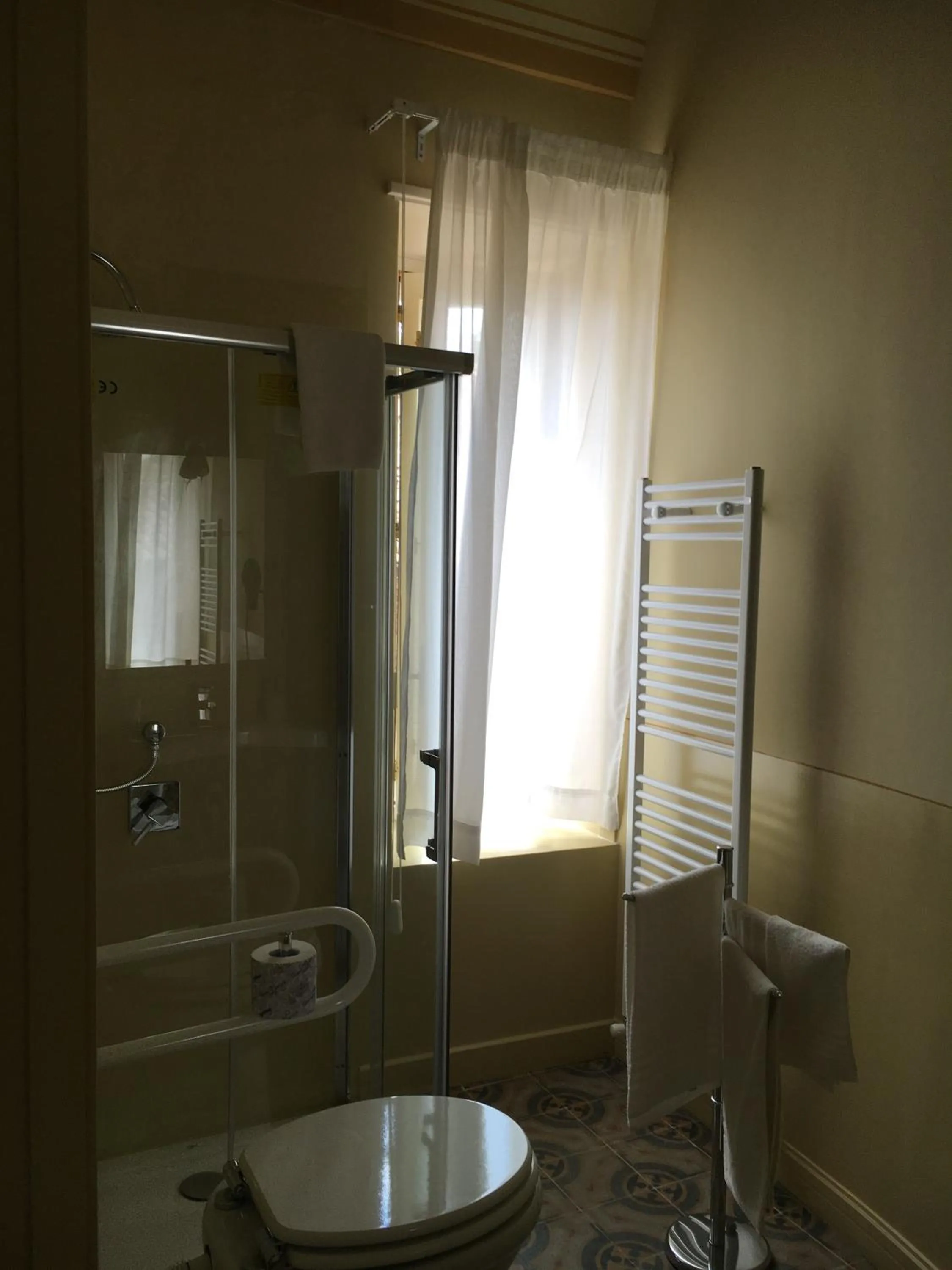 Shower in Hotel Sant'Anna