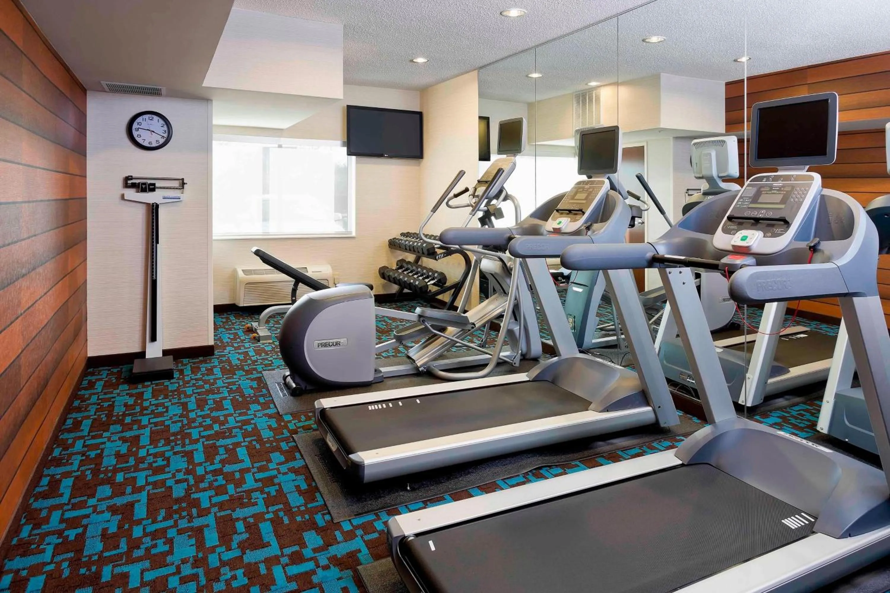 Fitness centre/facilities in Fairfield Inn & Suites Mansfield Ontario