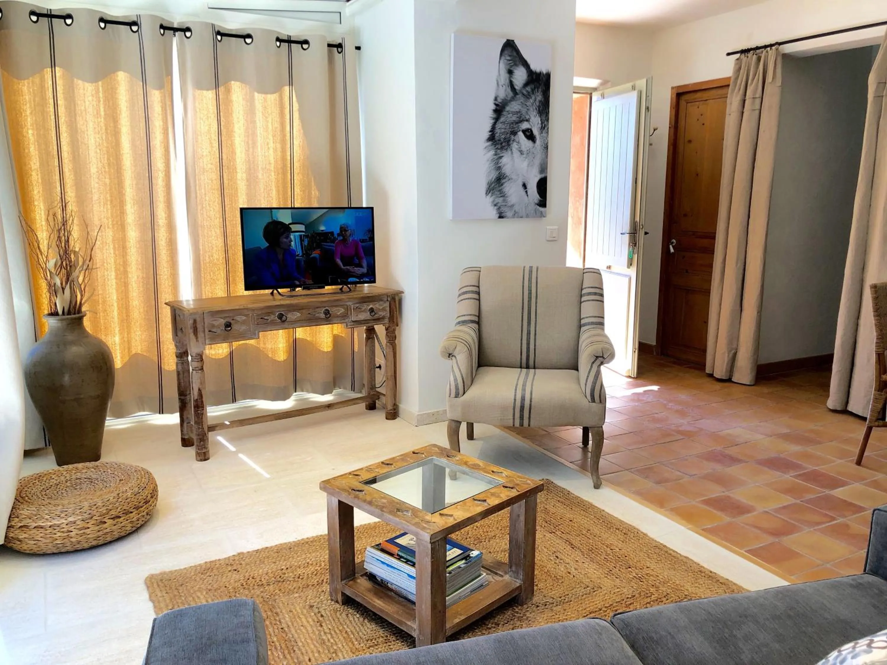 Photo of the whole room in B&B La Badelle