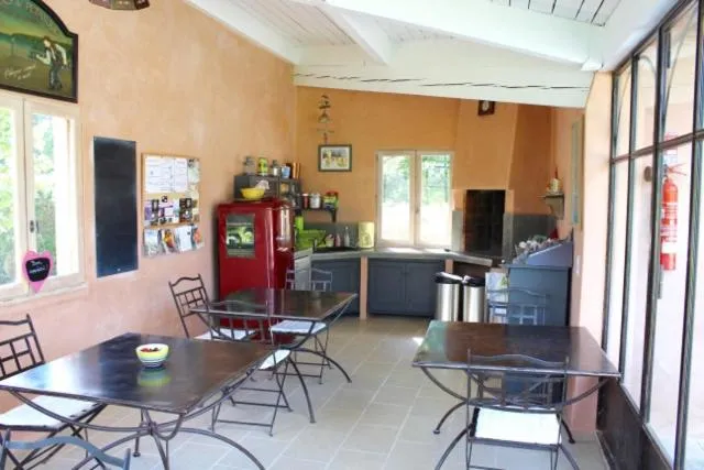 Kitchen or kitchenette in B&B La Badelle
