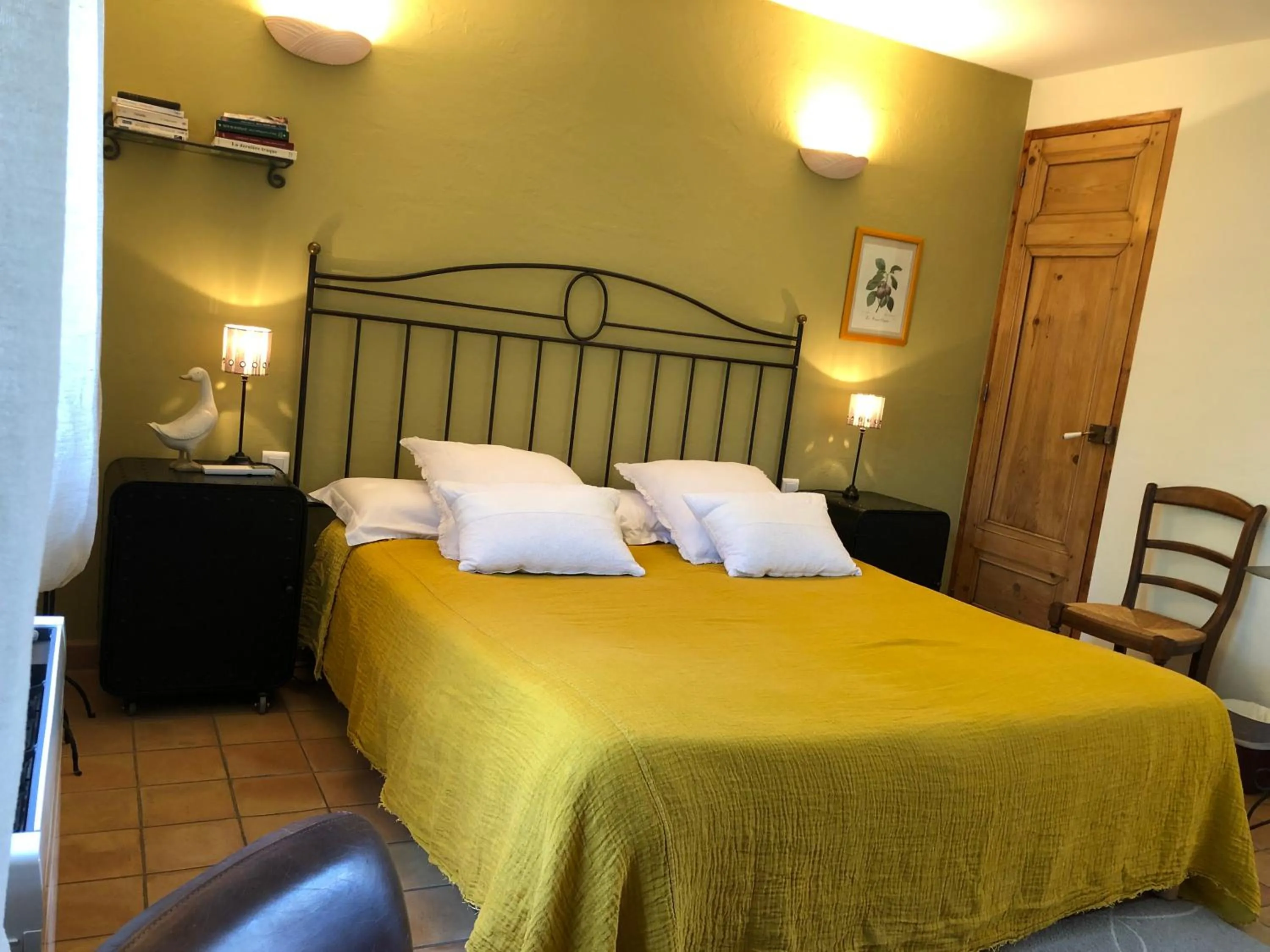 Photo of the whole room, Bed in B&B La Badelle