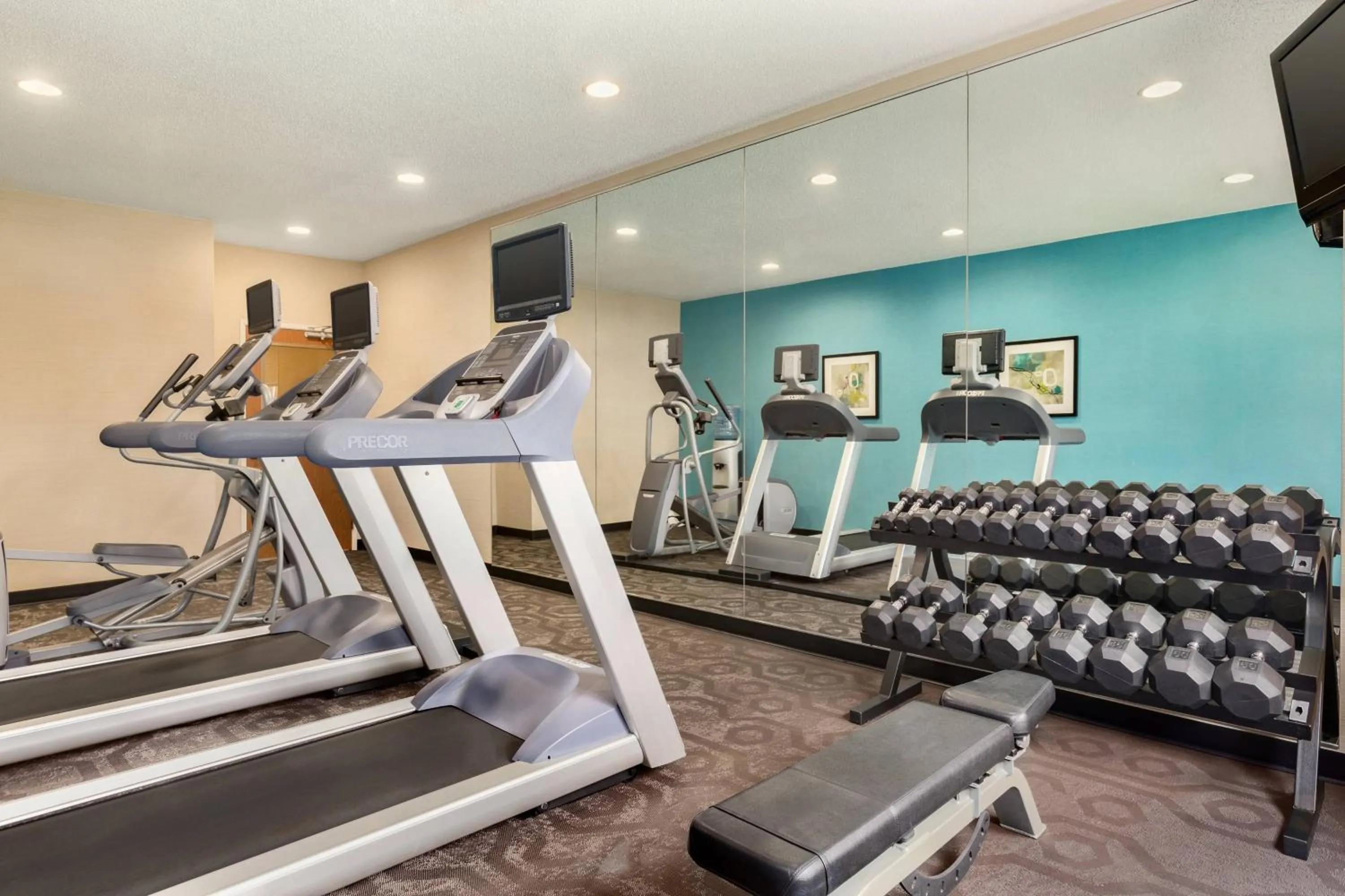 Fitness centre/facilities in Fairfield Inn & Suites by Marriott Toledo Maumee