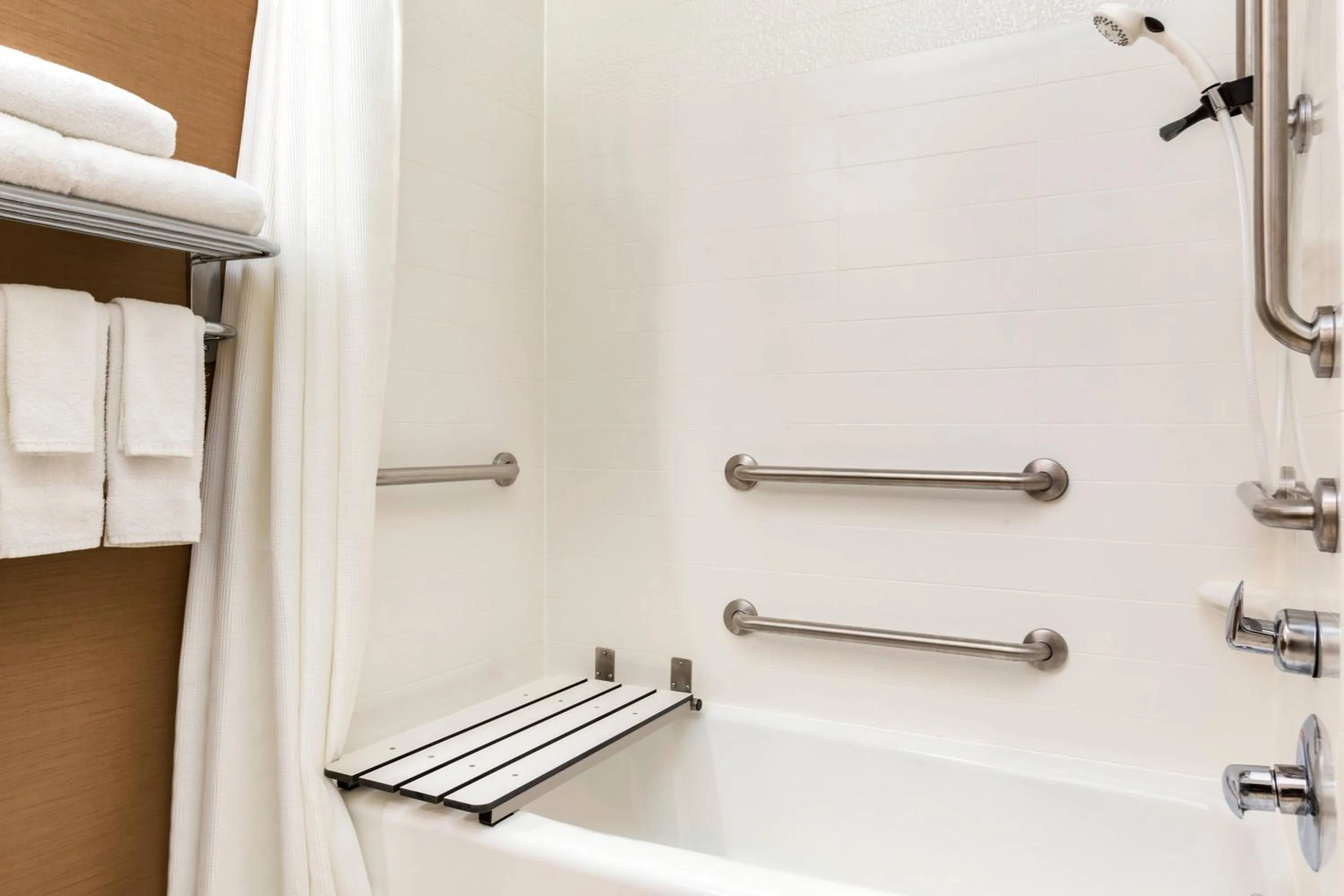 Bathroom in Fairfield Inn & Suites by Marriott Toledo Maumee