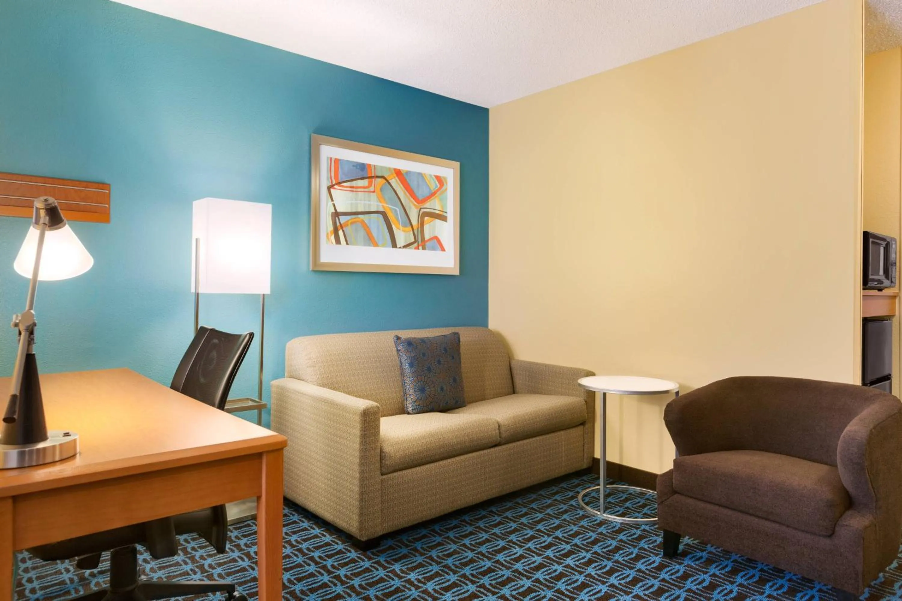 Living room in Fairfield Inn & Suites by Marriott Toledo Maumee