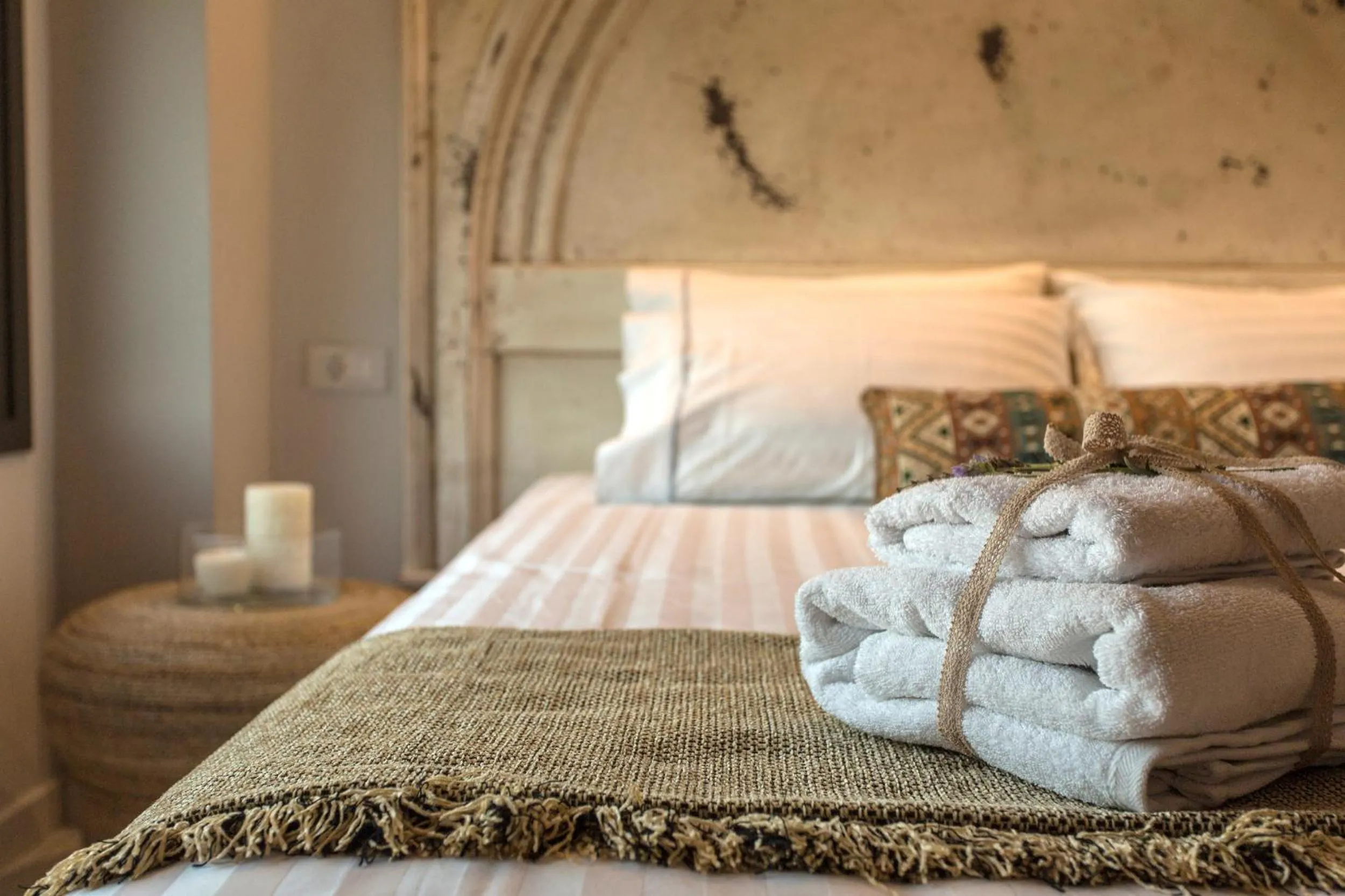 Bedroom, Bed in Golden Bay Suites & Maisonettes
