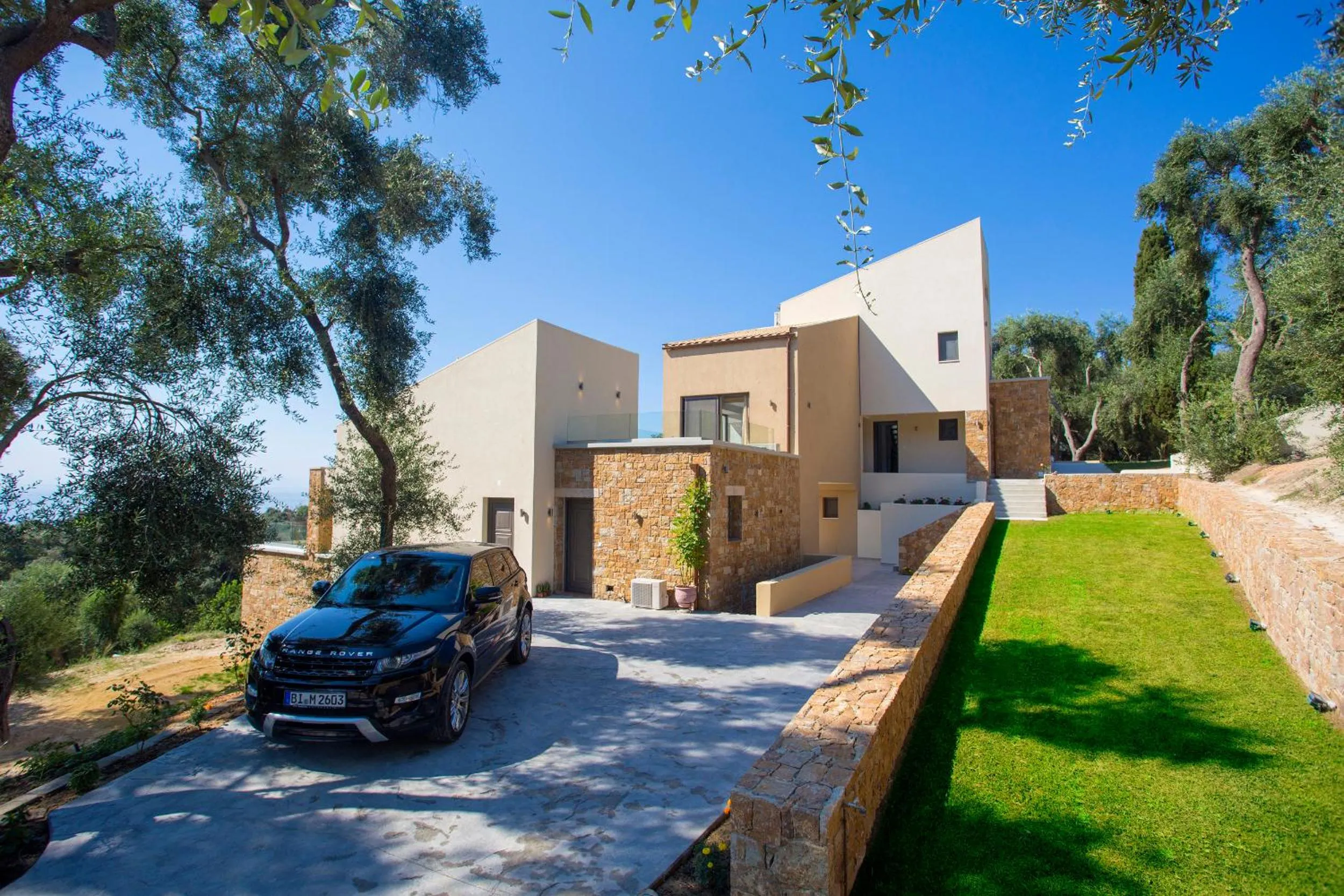Facade/entrance in Golden Bay Suites & Maisonettes
