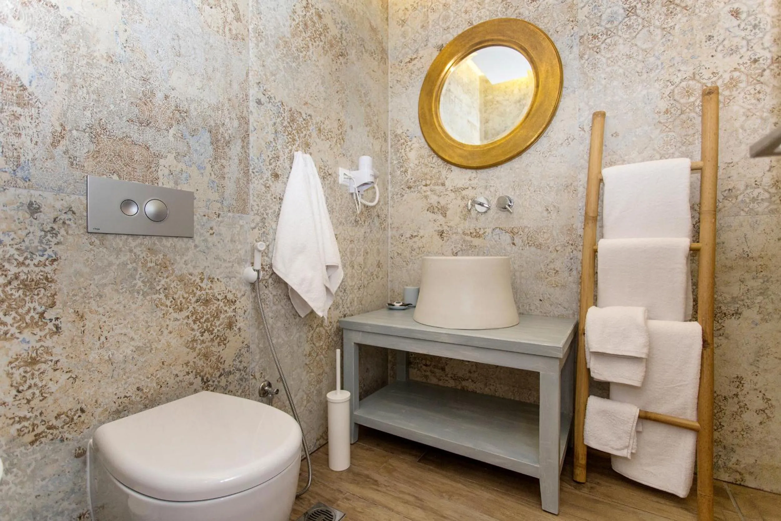 Bathroom in Golden Bay Suites & Maisonettes