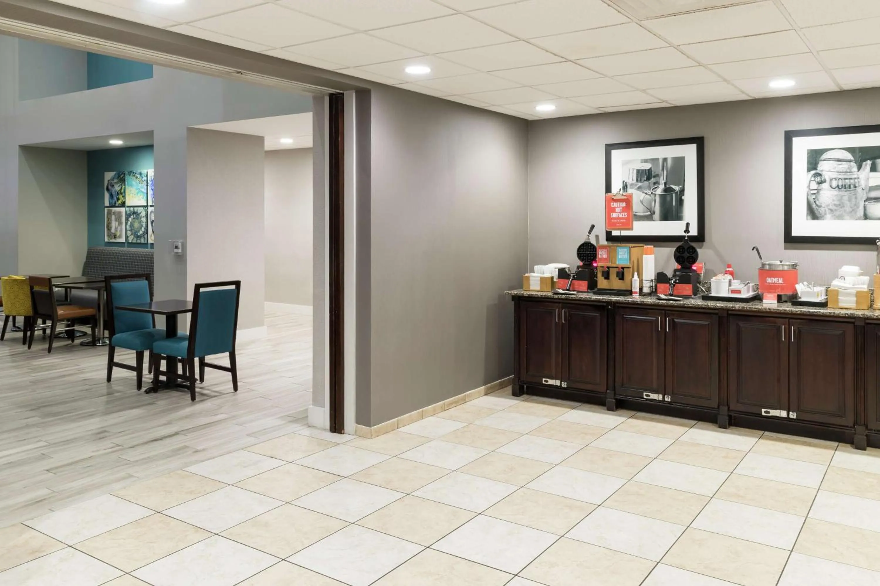 Breakfast in Hampton Inn & Suites Panama City Beach-Pier Park Area