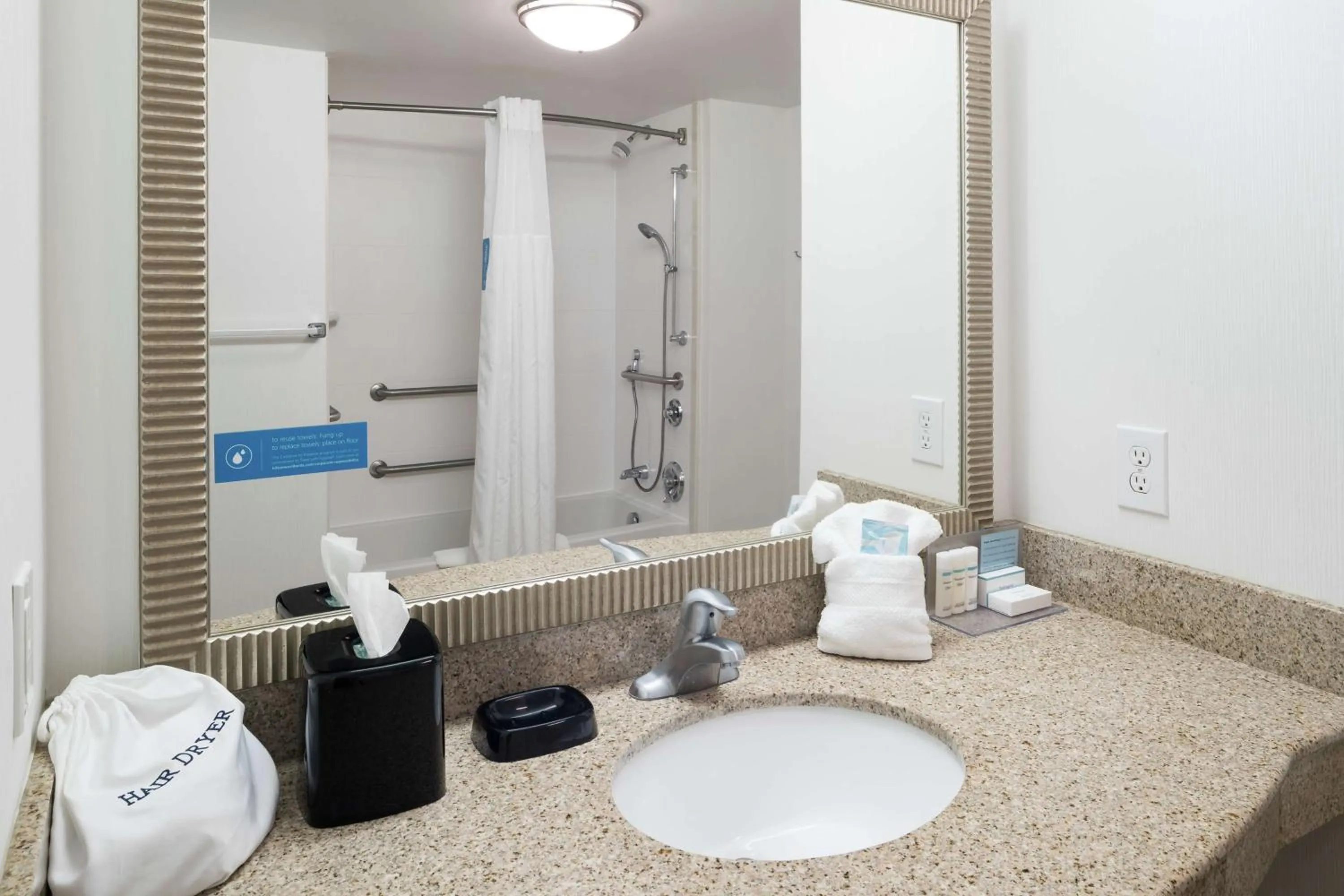 Bathroom in Hampton Inn & Suites Panama City Beach-Pier Park Area