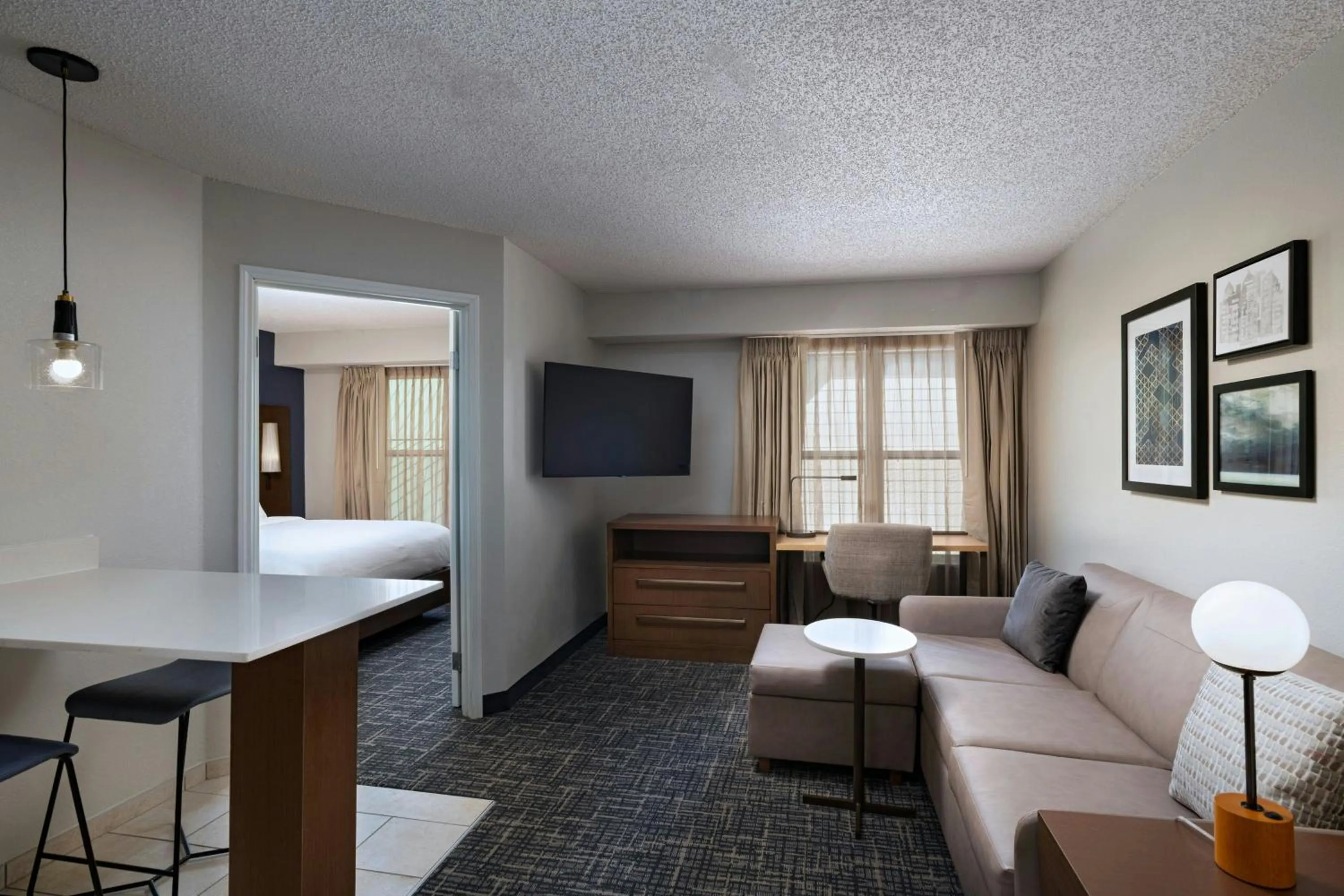 Living room, Bed in Residence Inn by Marriott Houston The Woodlands/Lake Front Circle