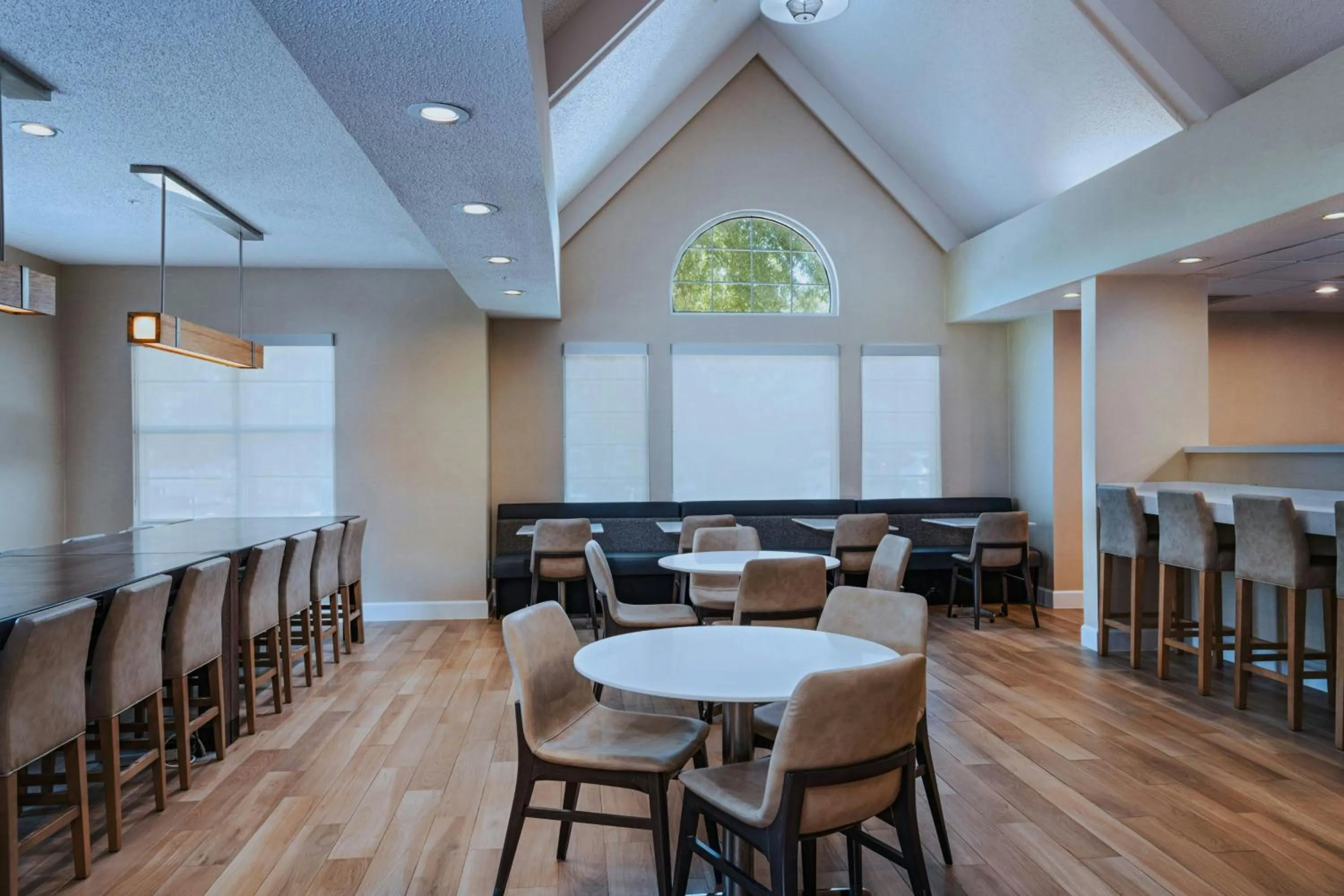 Breakfast in Residence Inn by Marriott Houston The Woodlands/Lake Front Circle