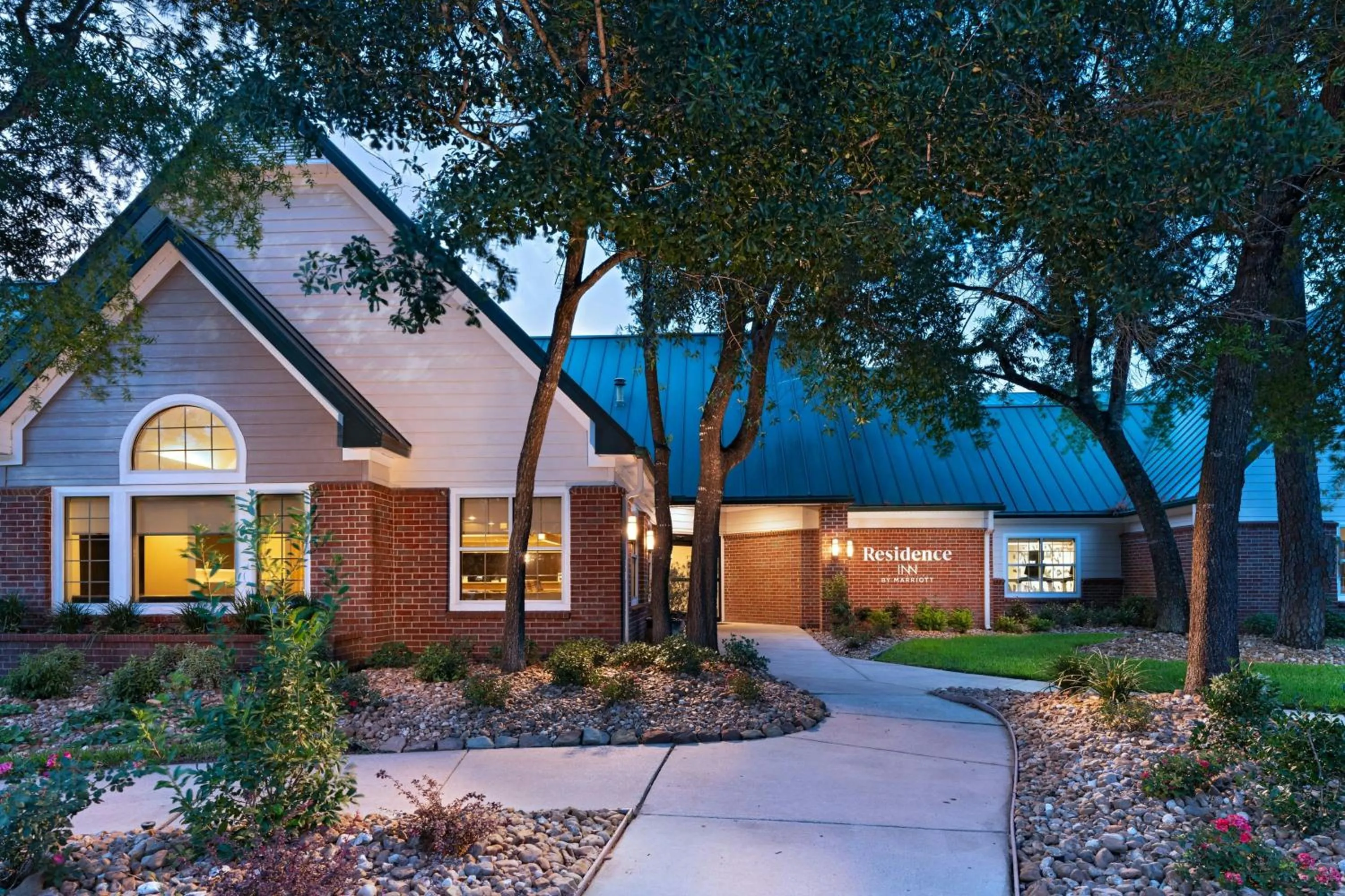 Property building in Residence Inn by Marriott Houston The Woodlands/Lake Front Circle