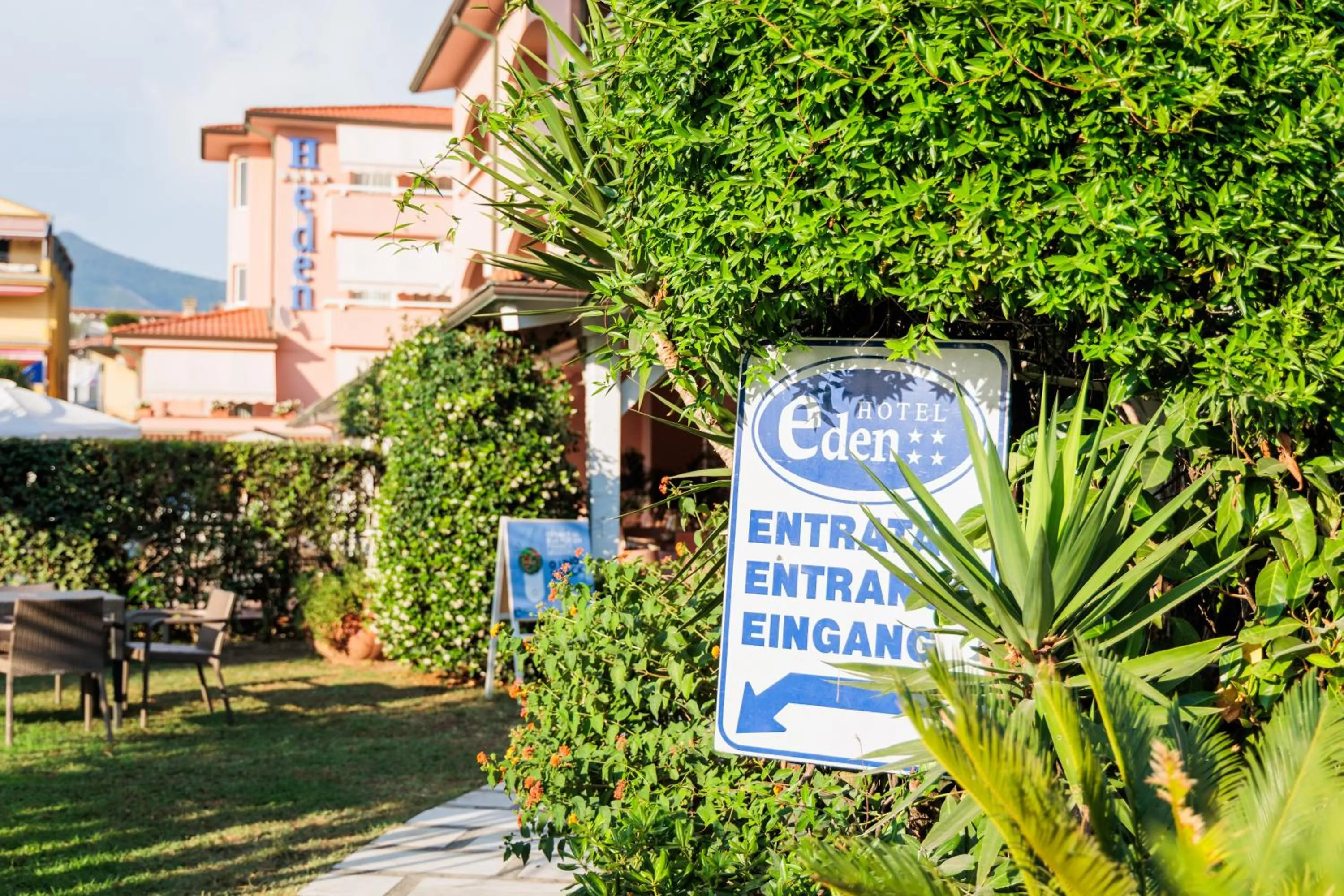 Logo/Certificate/Sign in Hotel Eden