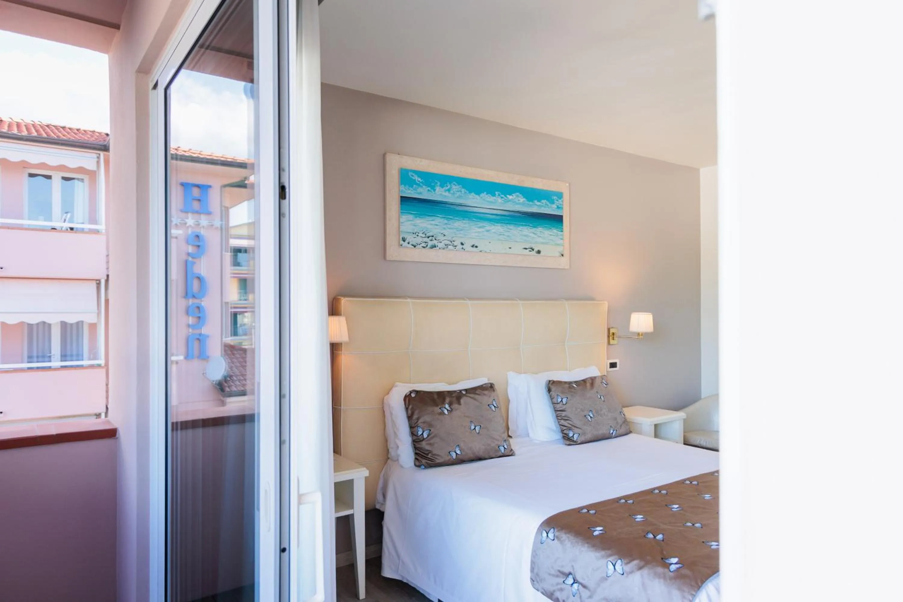 Bed in Hotel Eden