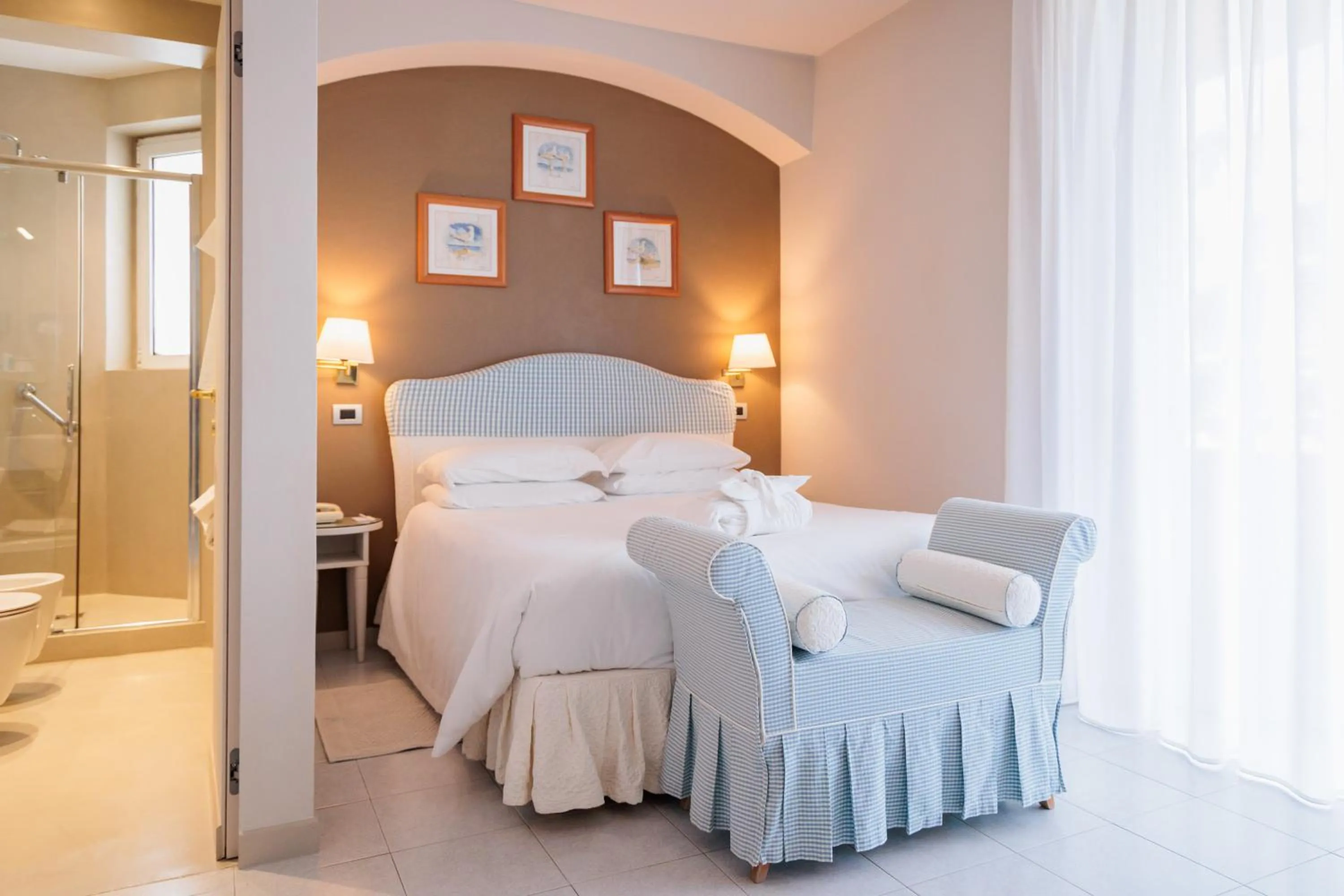Bed in Hotel Eden