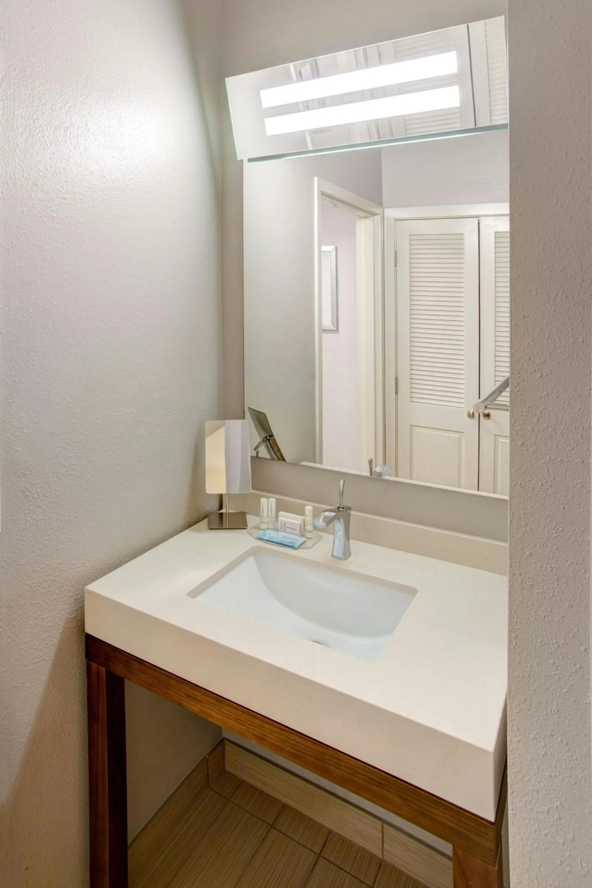 Bathroom in Courtyard by Marriott Columbia Northeast/Fort Jackson Area