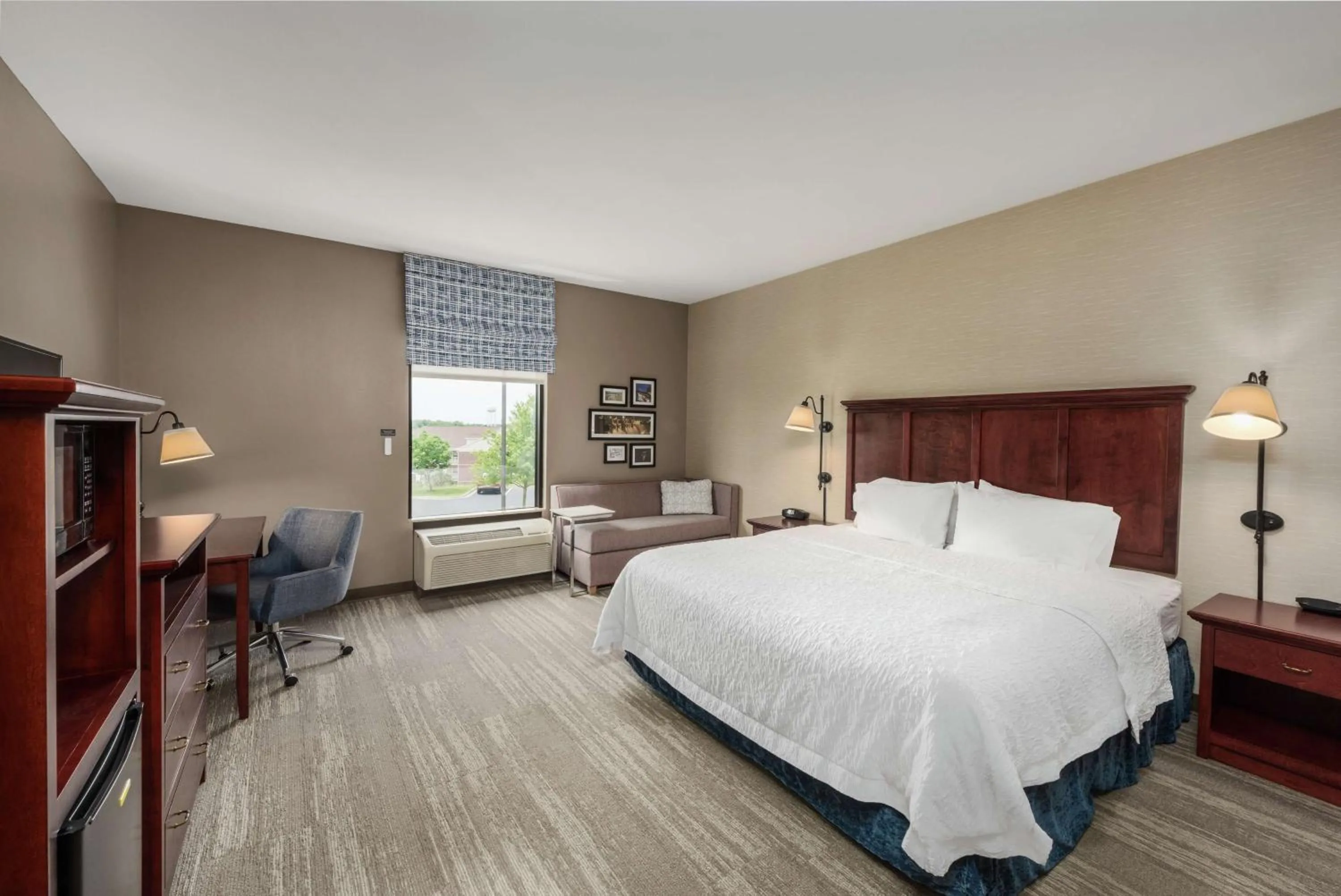 Bedroom, Bed in Hampton Inn Branson - Branson Hills