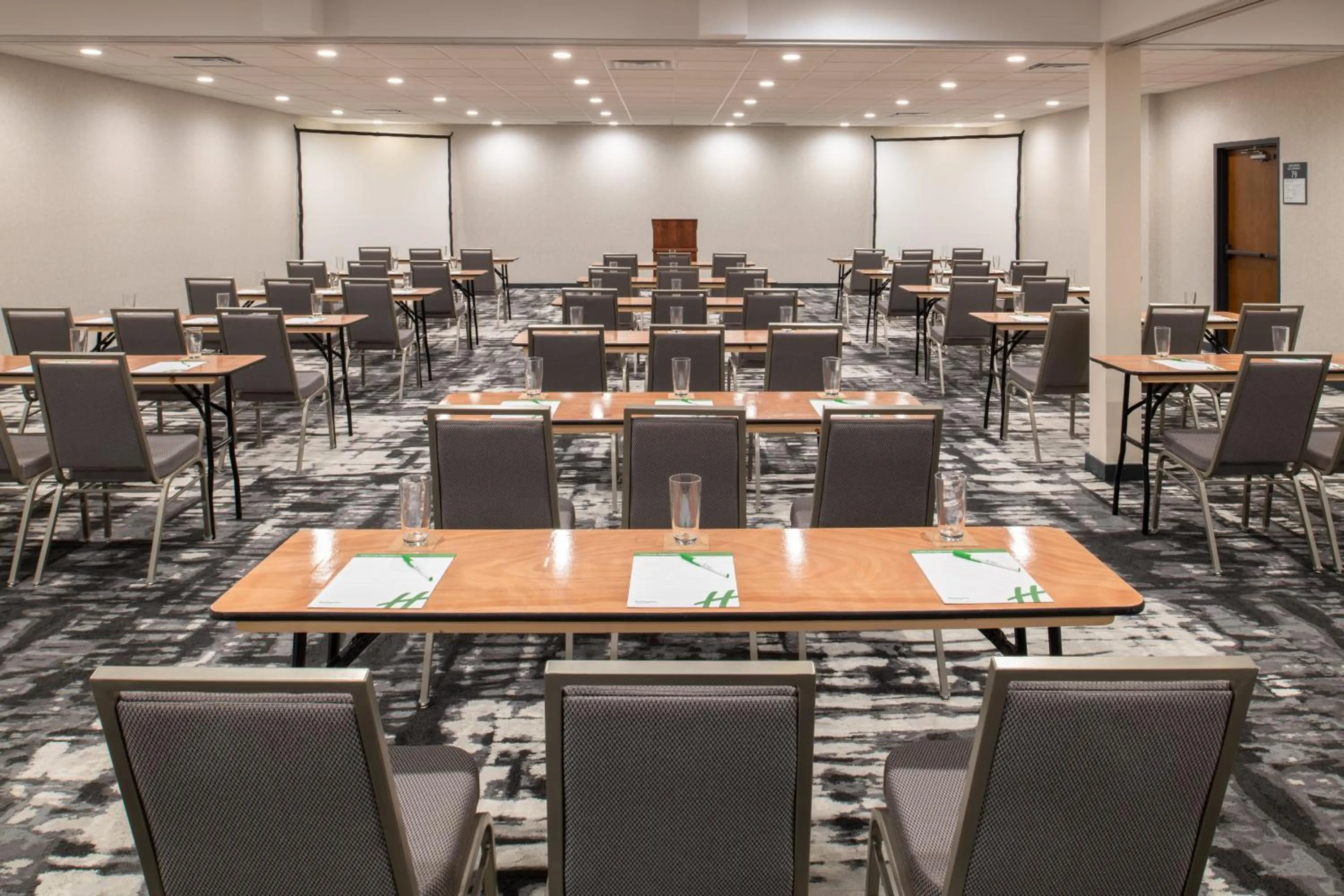 Meeting/conference room in Holiday Inn Portland- I-5 S Wilsonville by IHG