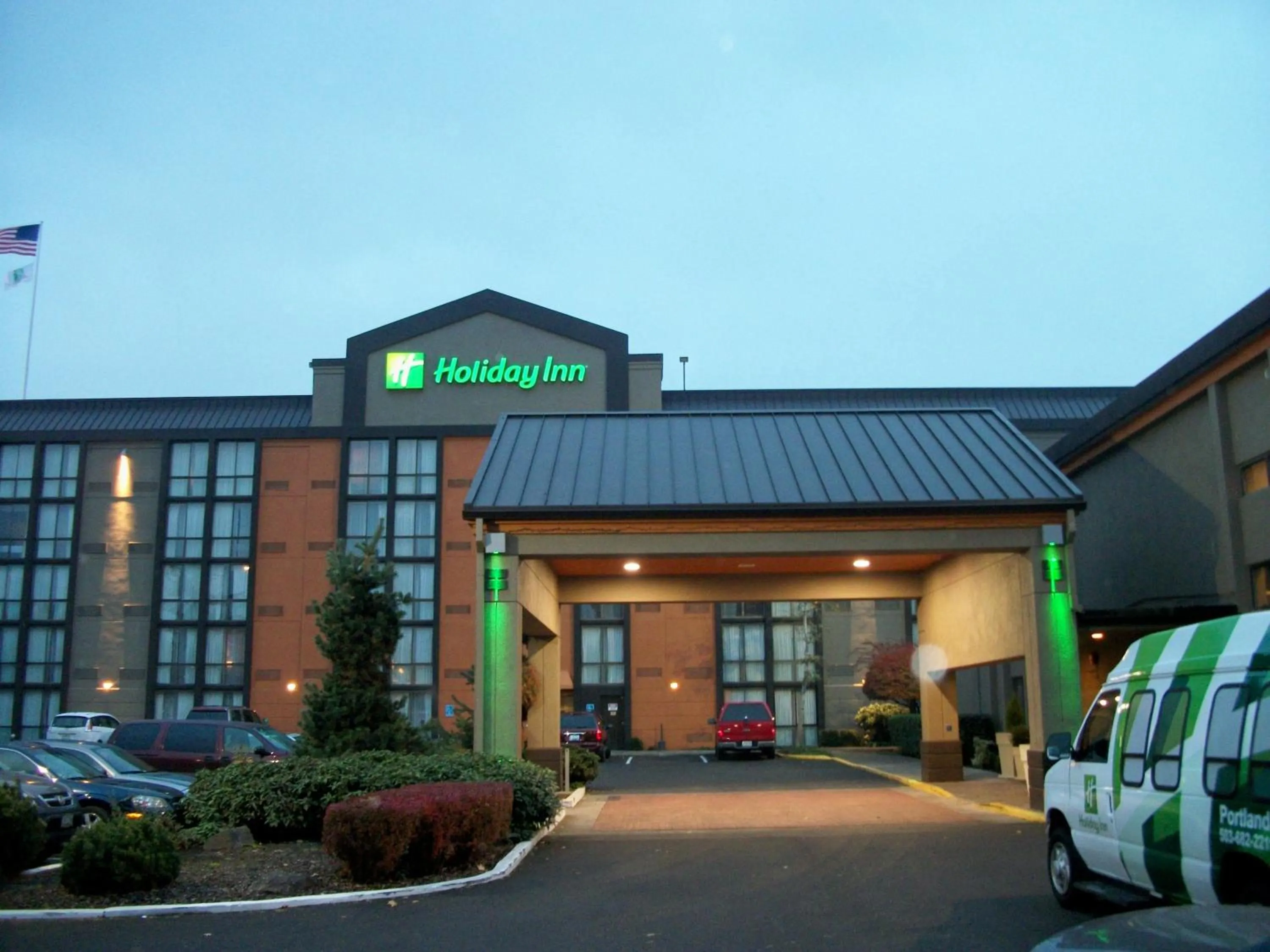 Property building in Holiday Inn Portland- I-5 S Wilsonville by IHG