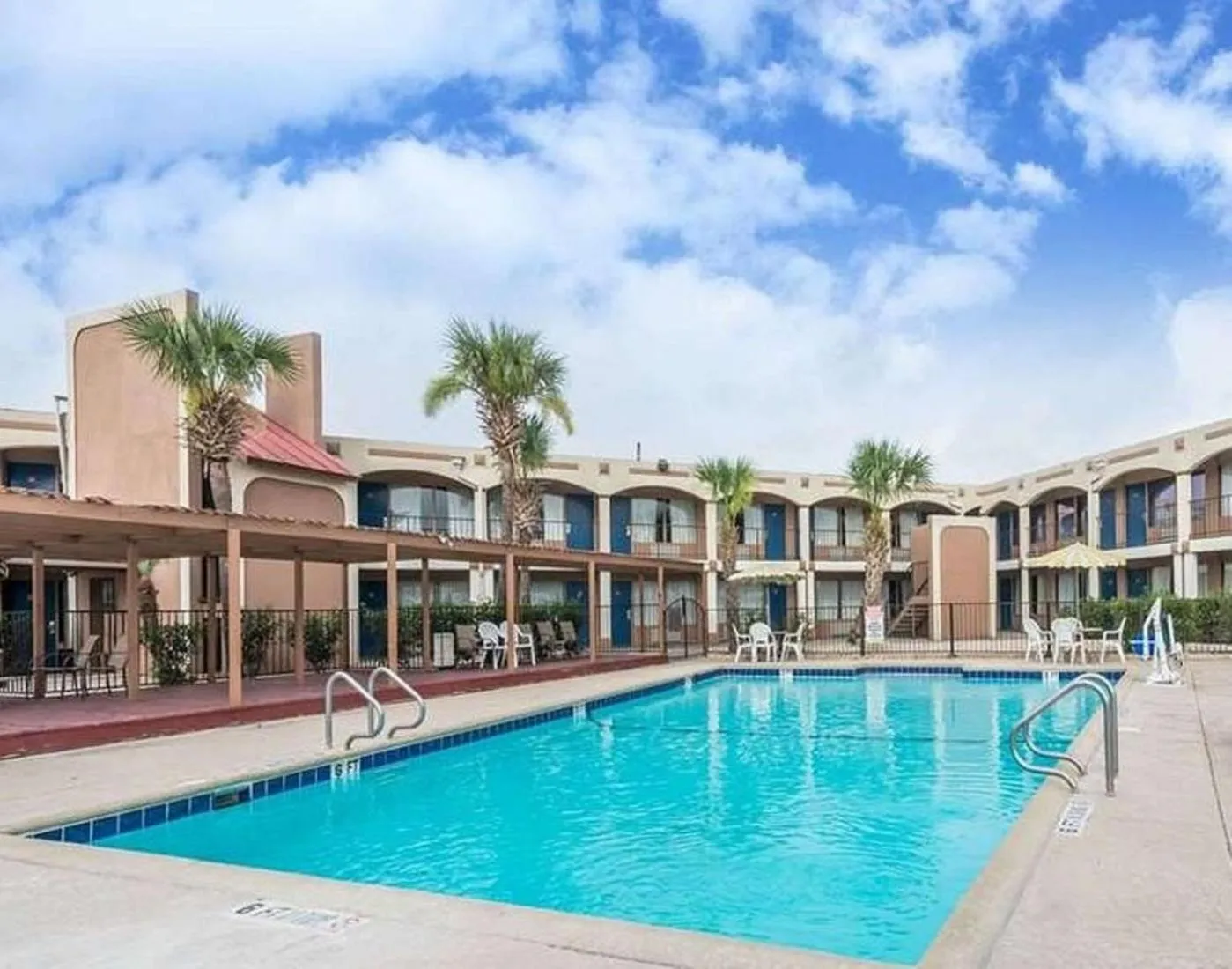 Swimming pool in Days Inn by Wyndham San Antonio Splashtown/ATT Center