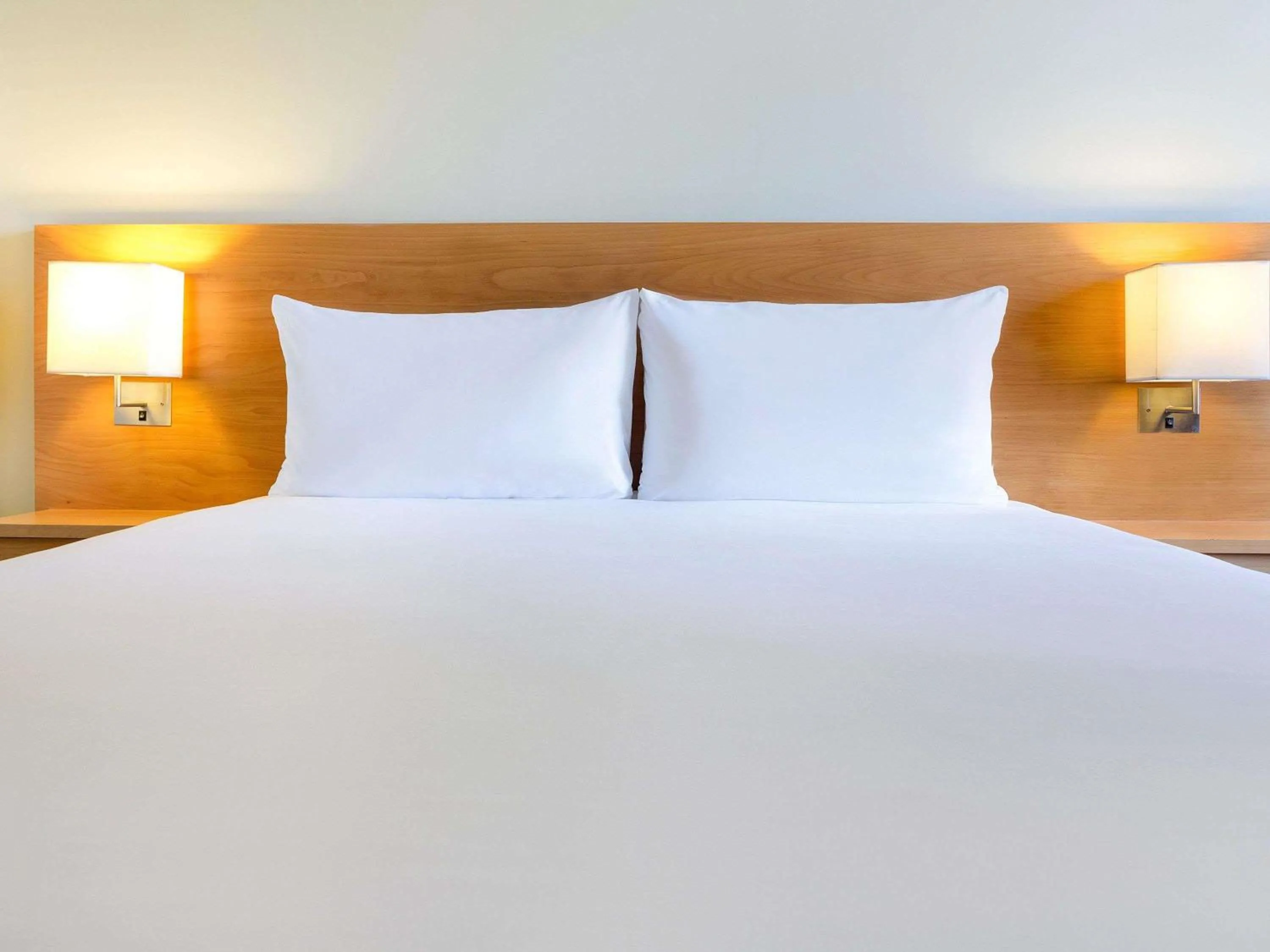 Bedroom, Bed in ibis Dubai Al Rigga