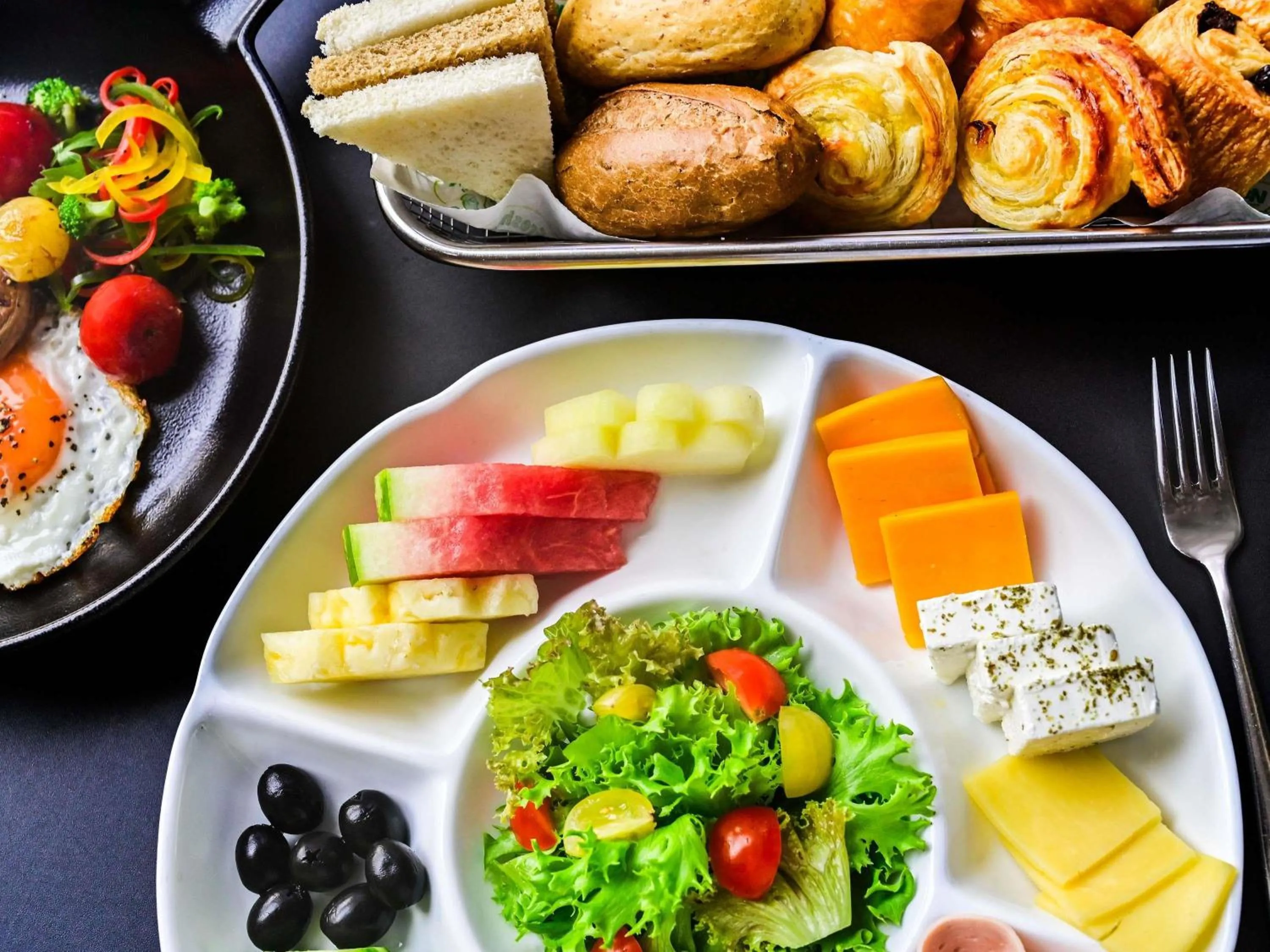 Restaurant/places to eat in ibis Dubai Al Rigga