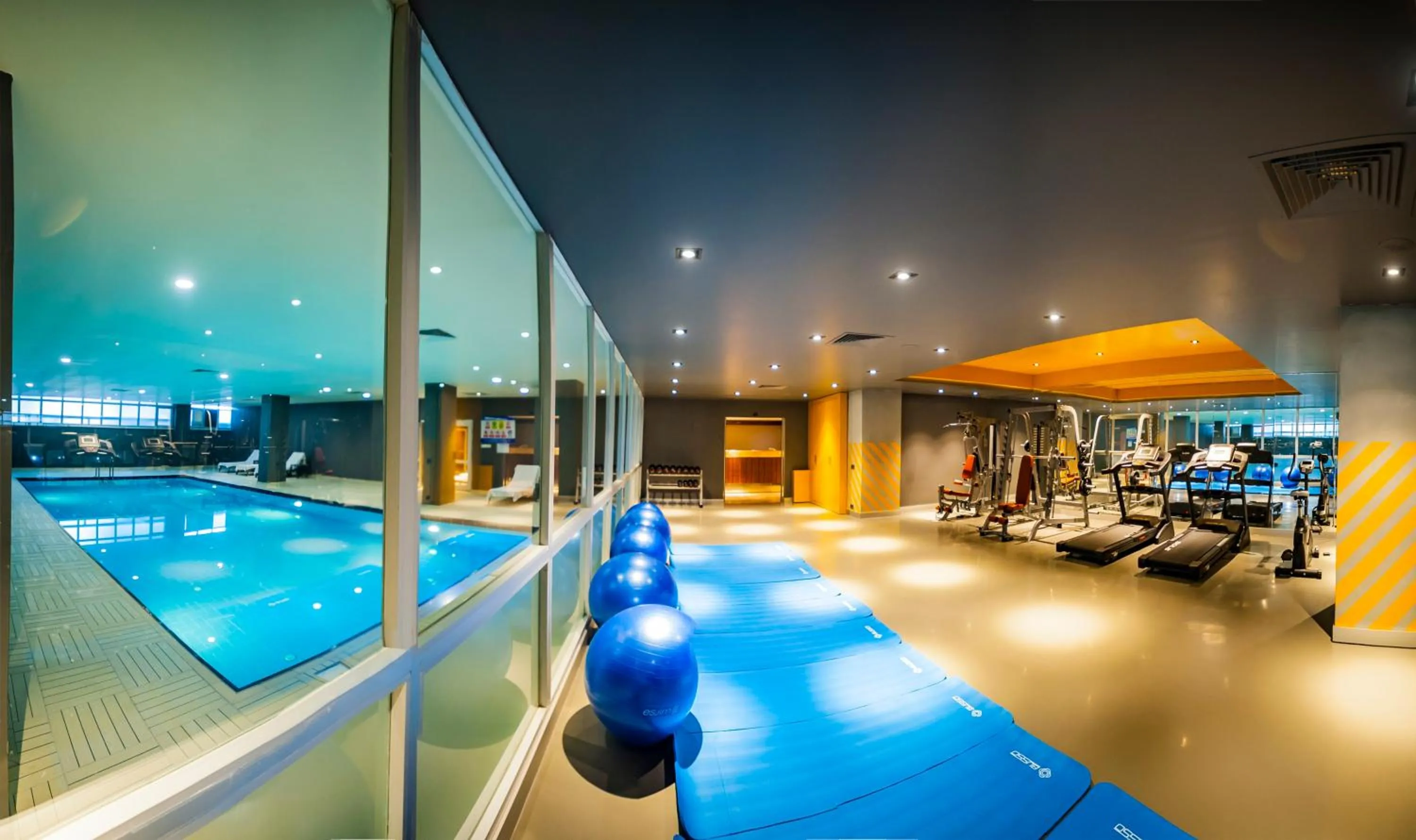 Property building, Swimming Pool in Akman TZOB Otel