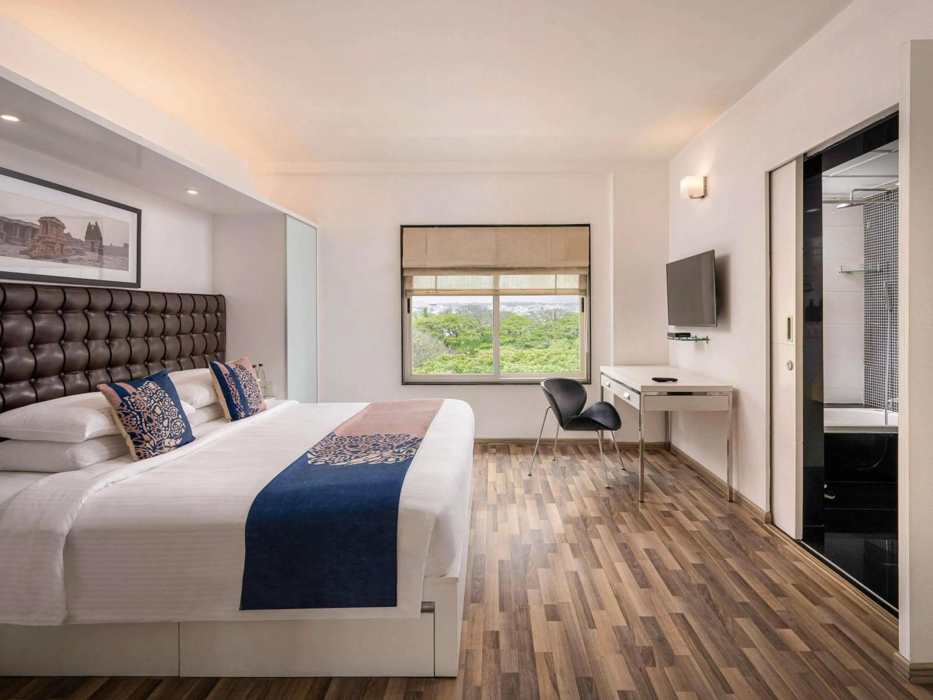 Bedroom, Bed in Grand Mercure Bangalore - An Accor Brand