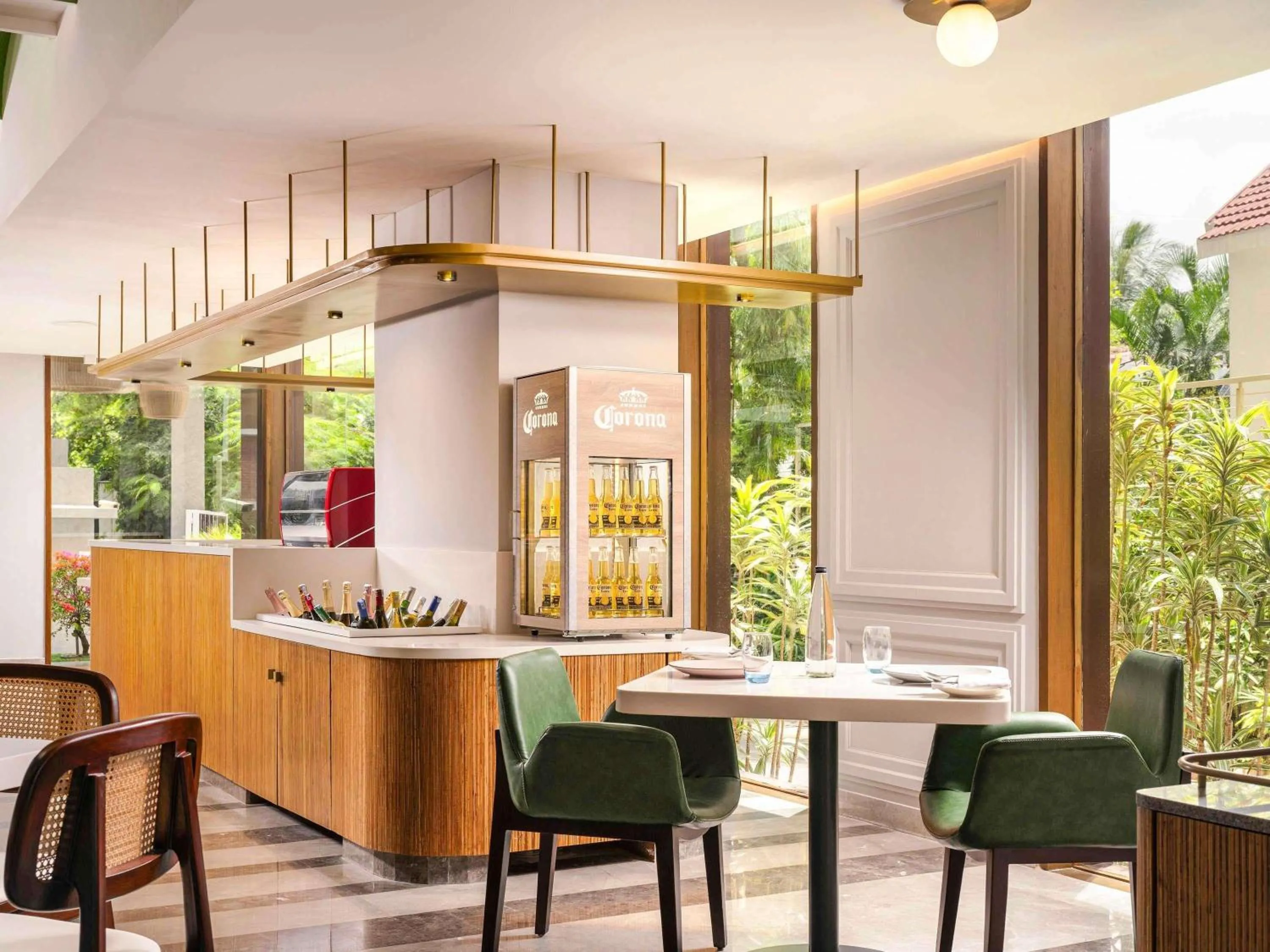 Restaurant/places to eat in Grand Mercure Bangalore - An Accor Brand