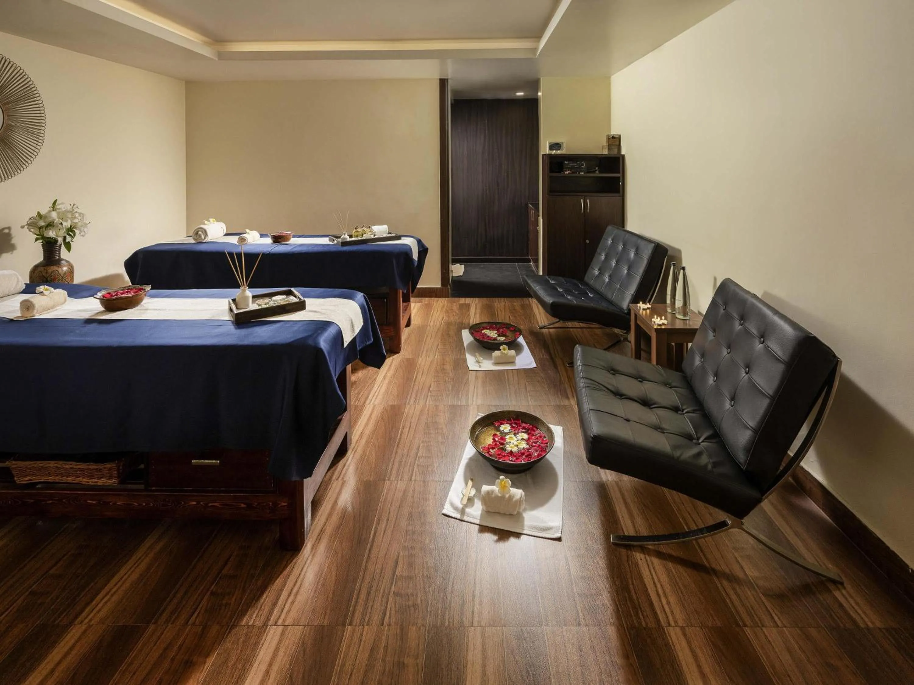 Spa and wellness centre/facilities, Bed in Grand Mercure Bangalore - An Accor Brand