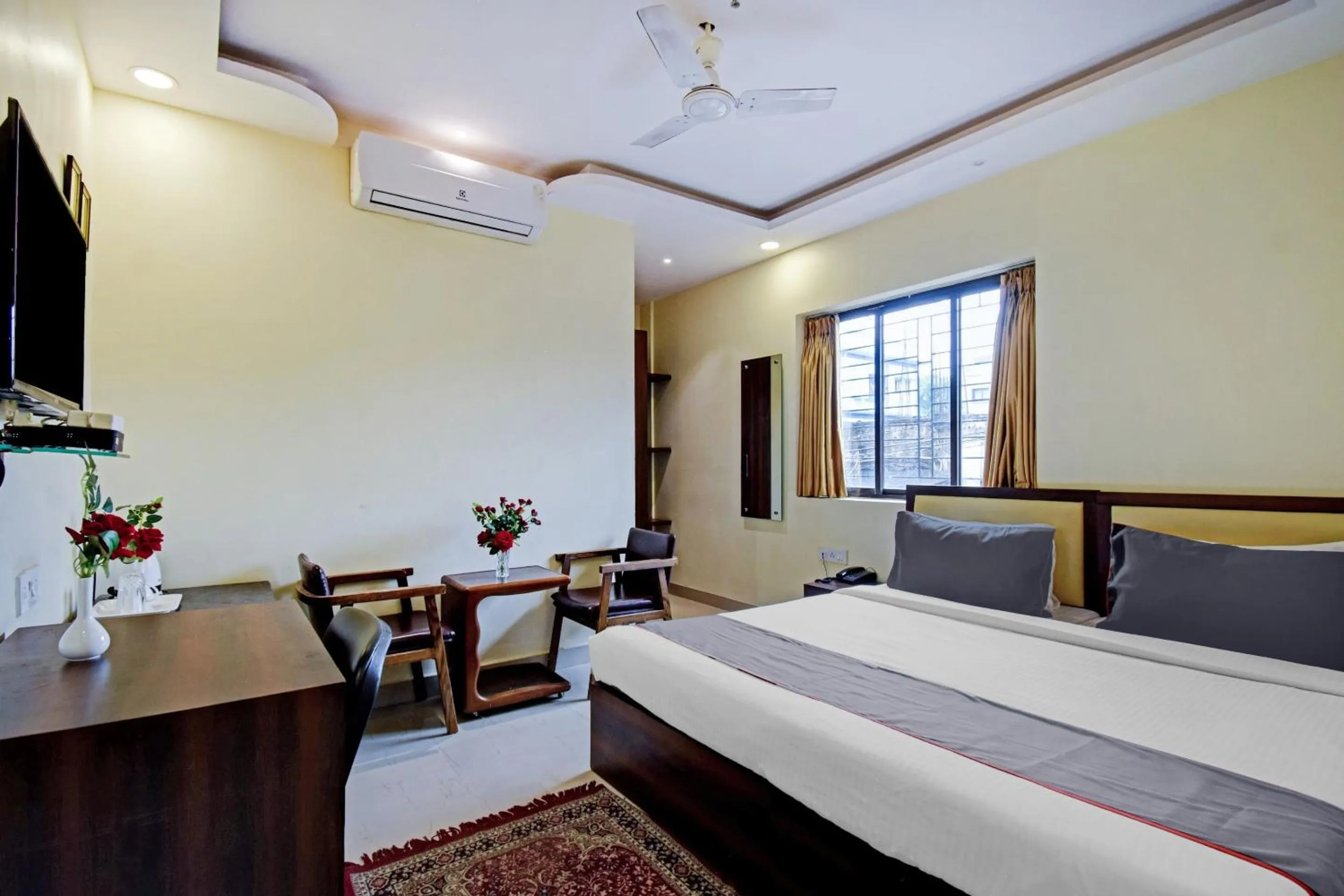 Bedroom, Bed in Collection O Motisarai