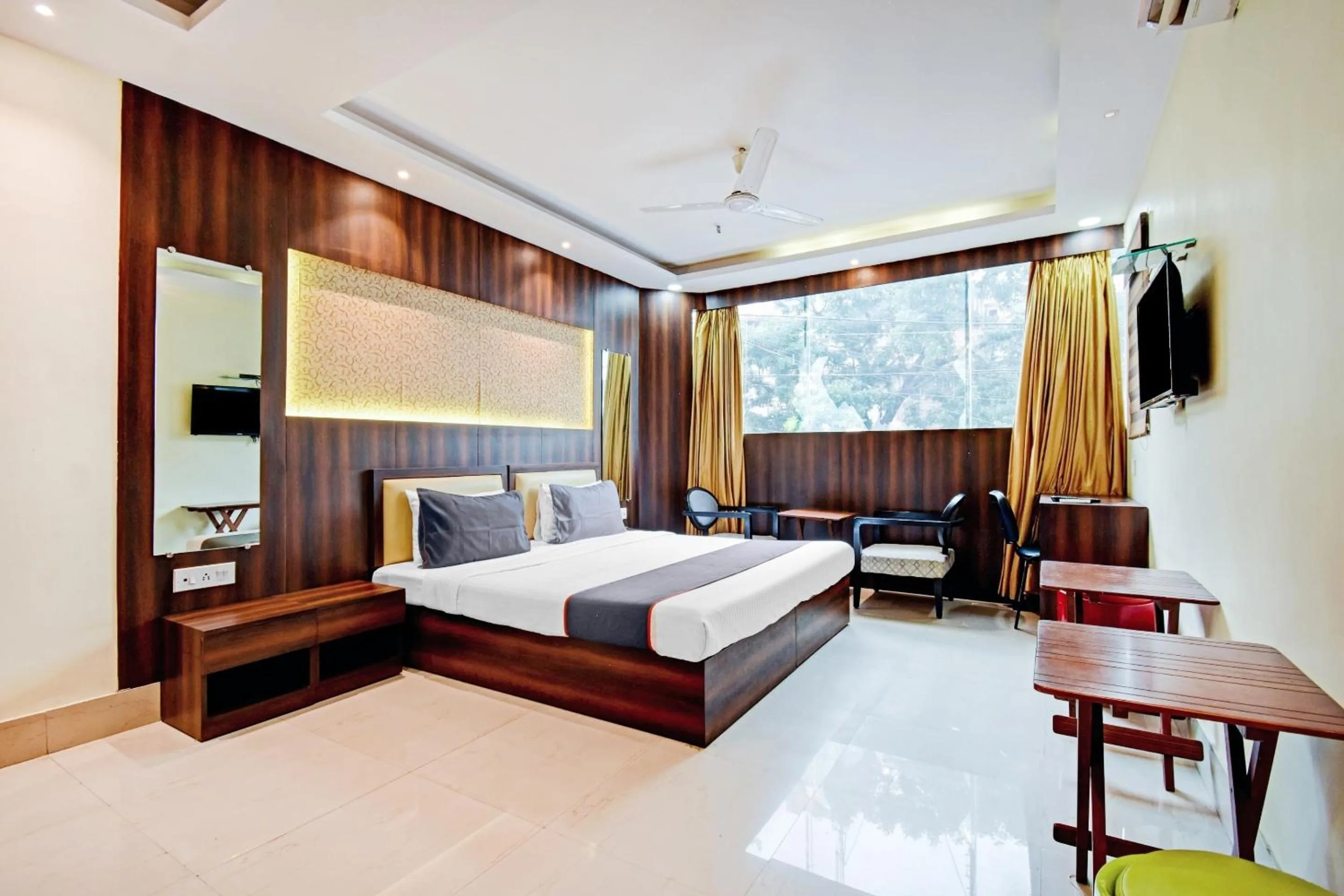 Bedroom, Bed in Collection O Motisarai